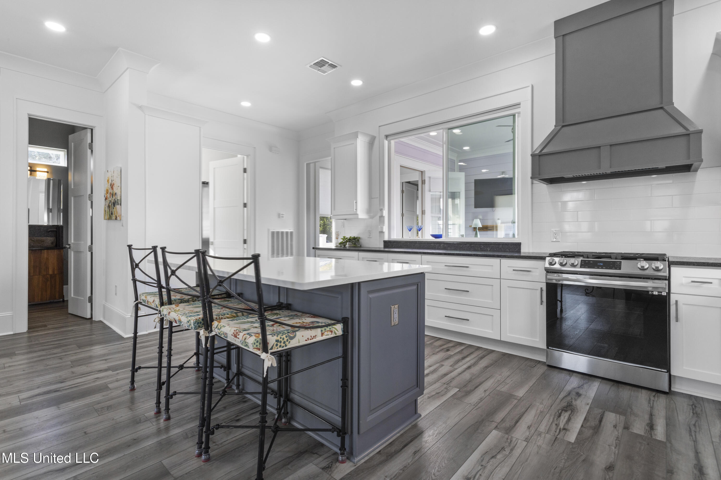 254 W Second Street Property Photo 16