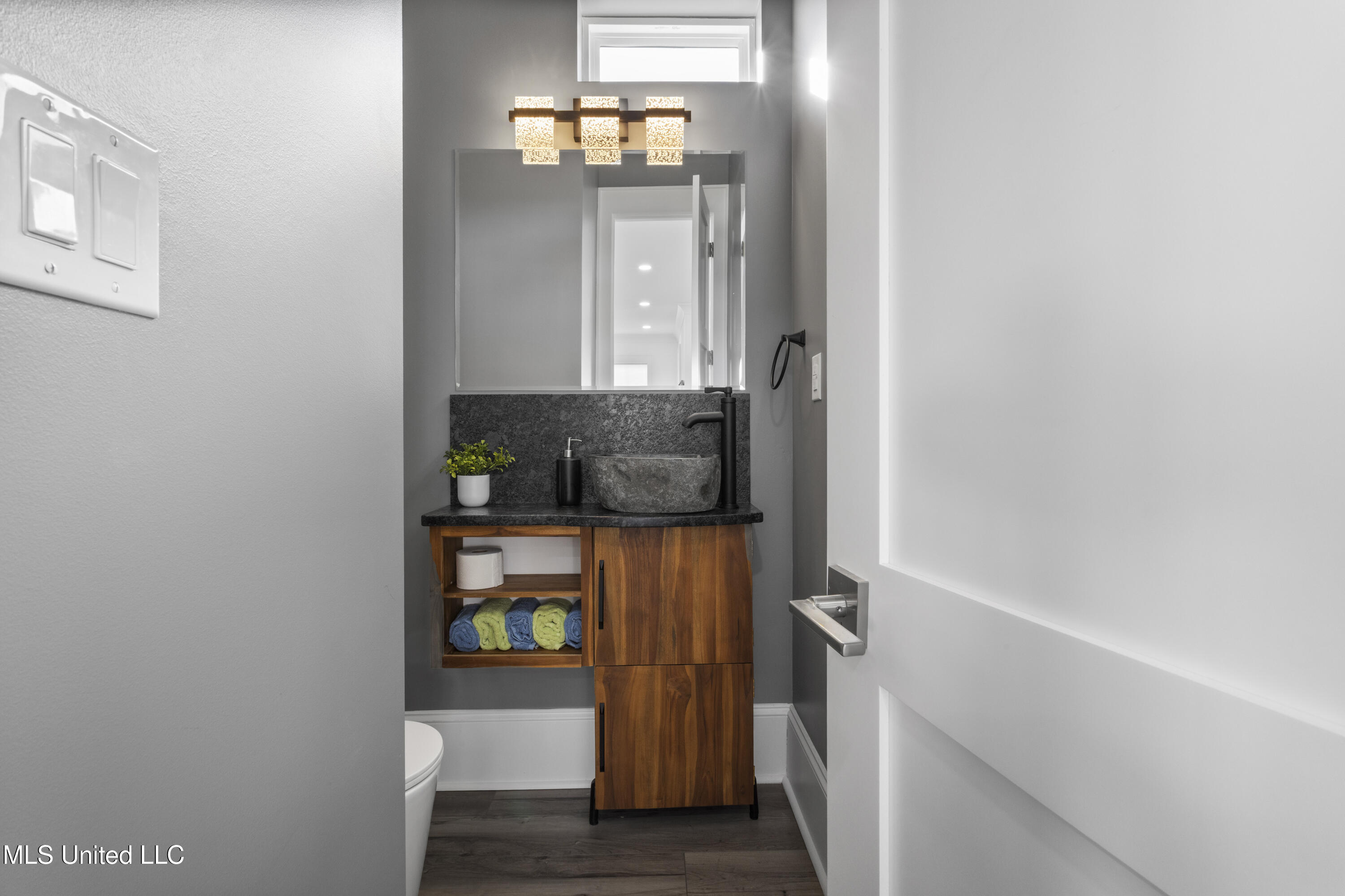 254 W Second Street Property Photo 41