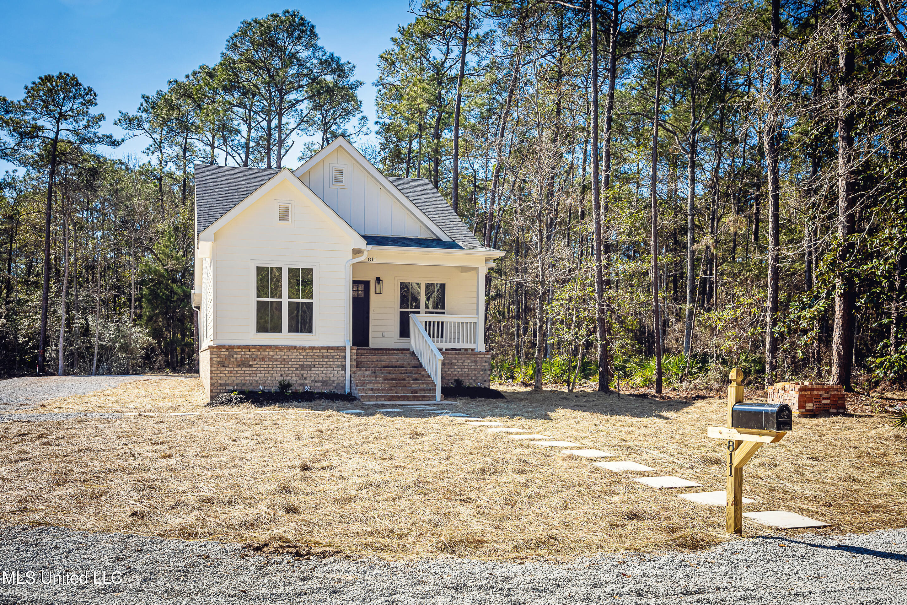 811 Bay Street Property Photo 5