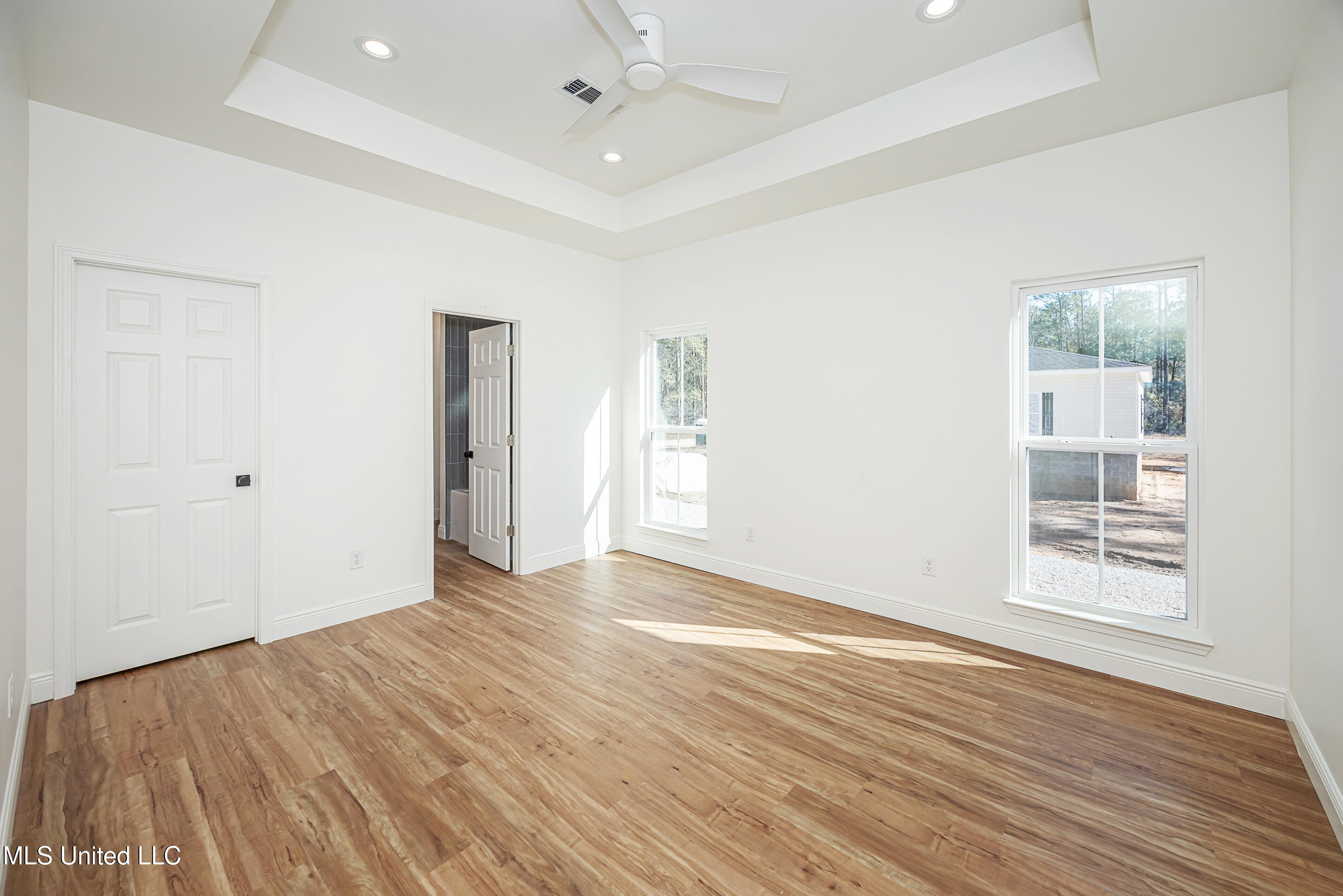 811 Bay Street Property Photo 33