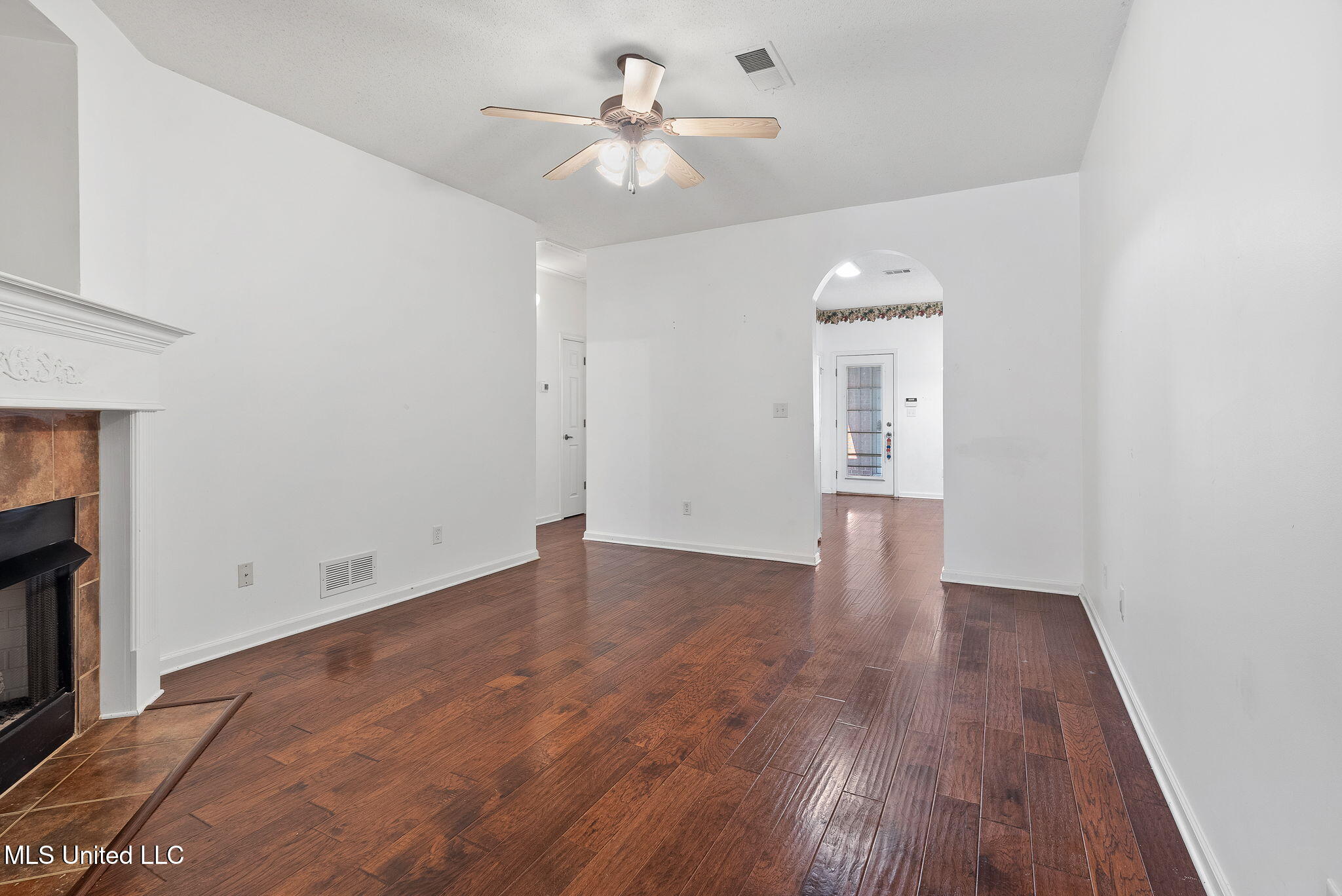 833 N Martin Circle Property Photo 8