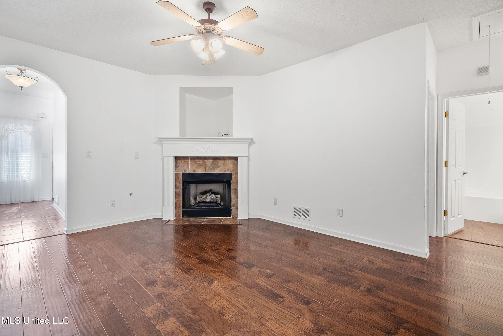 833 N Martin Circle Property Photo 10