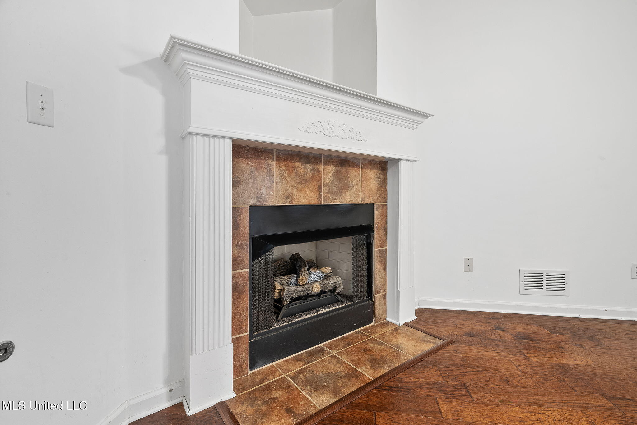 833 N Martin Circle Property Photo 11