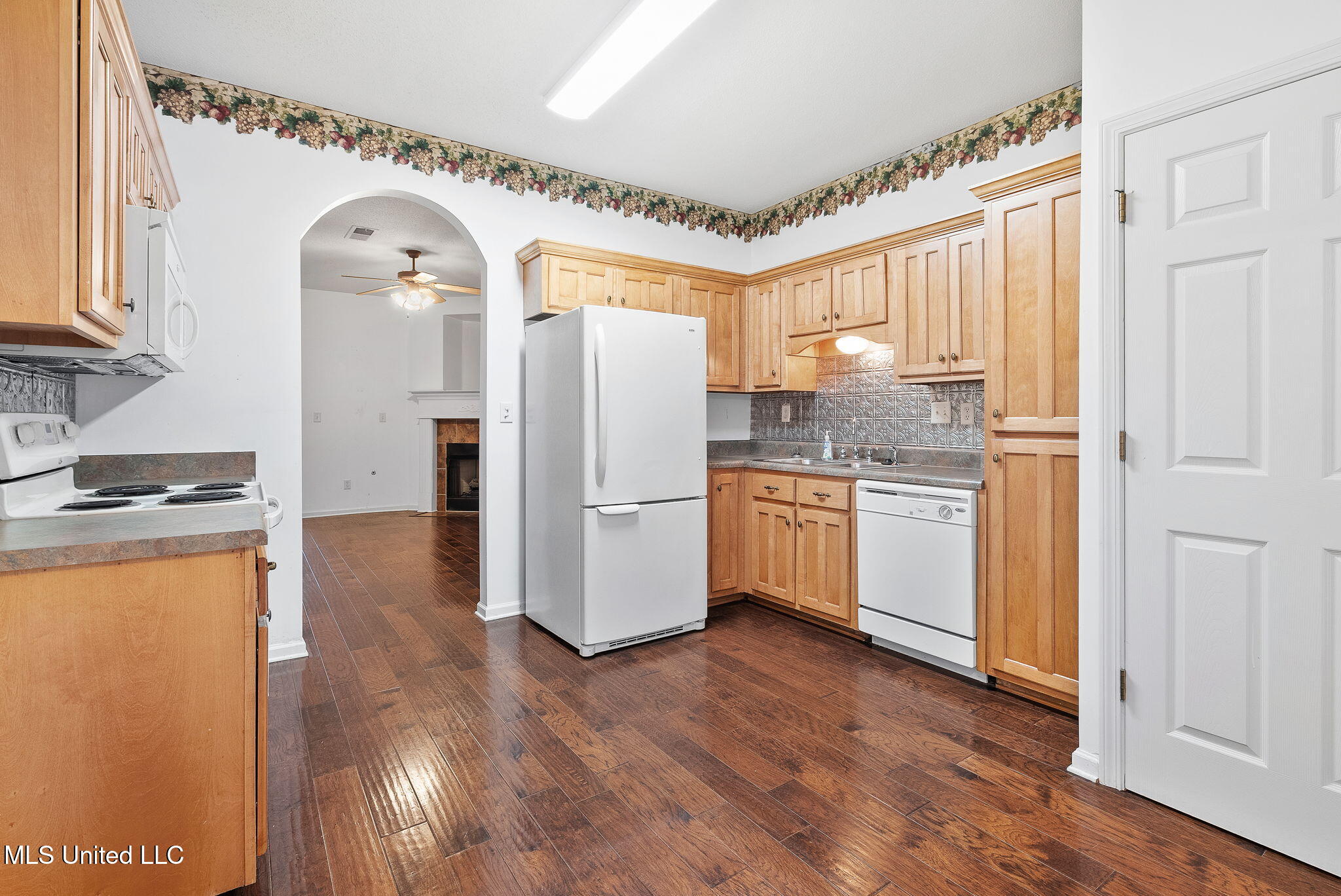 833 N Martin Circle Property Photo 13