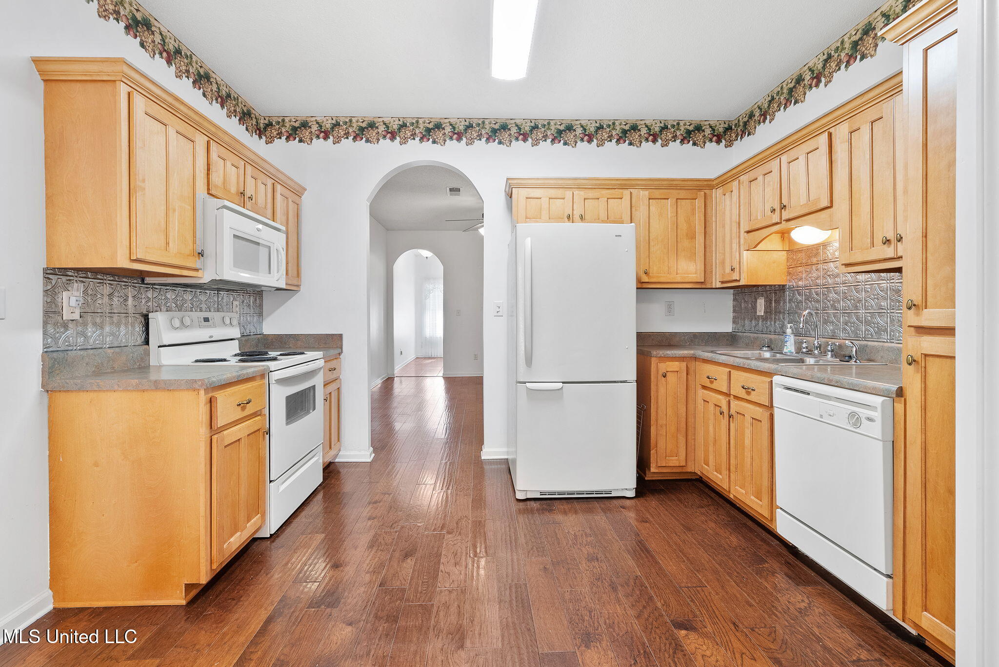 833 N Martin Circle Property Photo 14