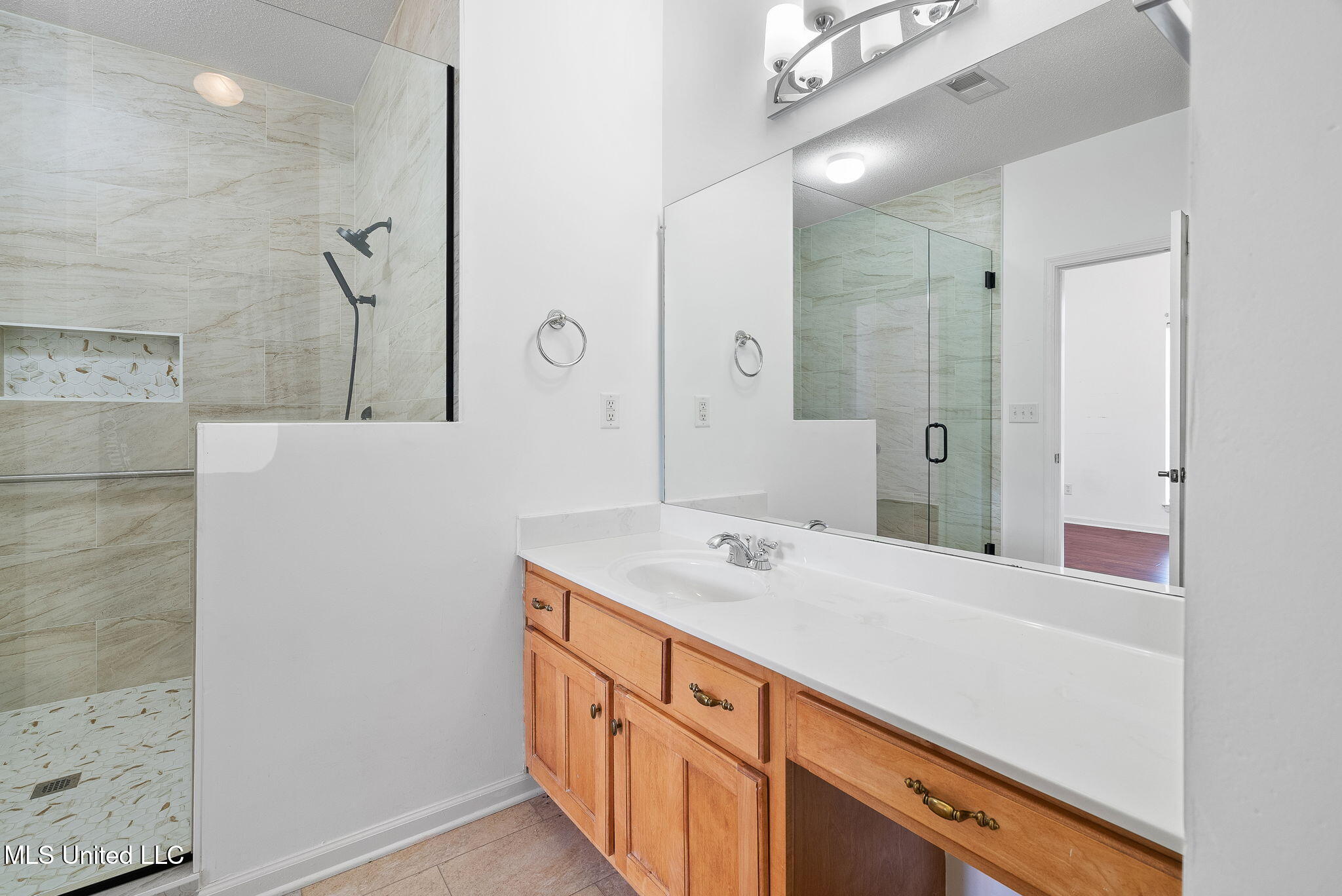 833 N Martin Circle Property Photo 20