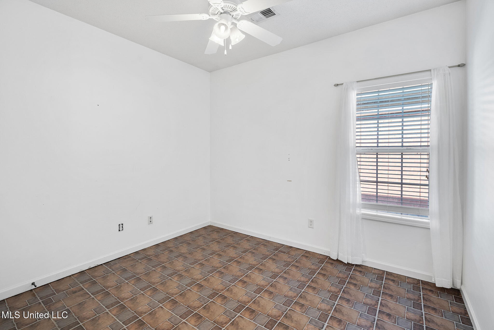 833 N Martin Circle Property Photo 22