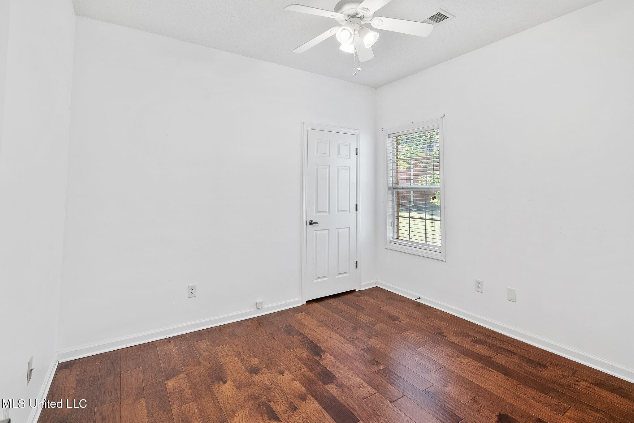 833 N Martin Circle Property Photo 23