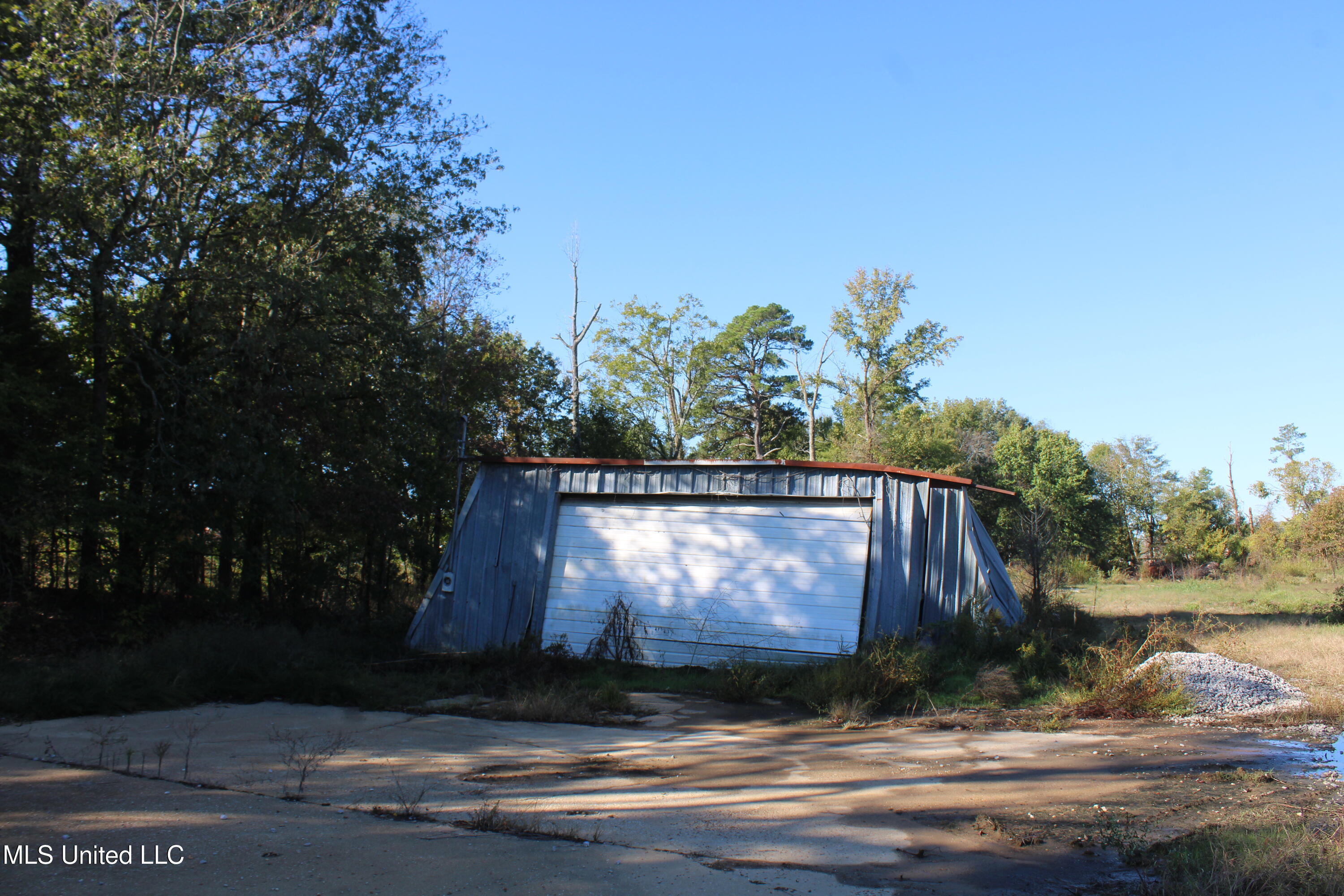8031 Alexander Road Property Photo 10