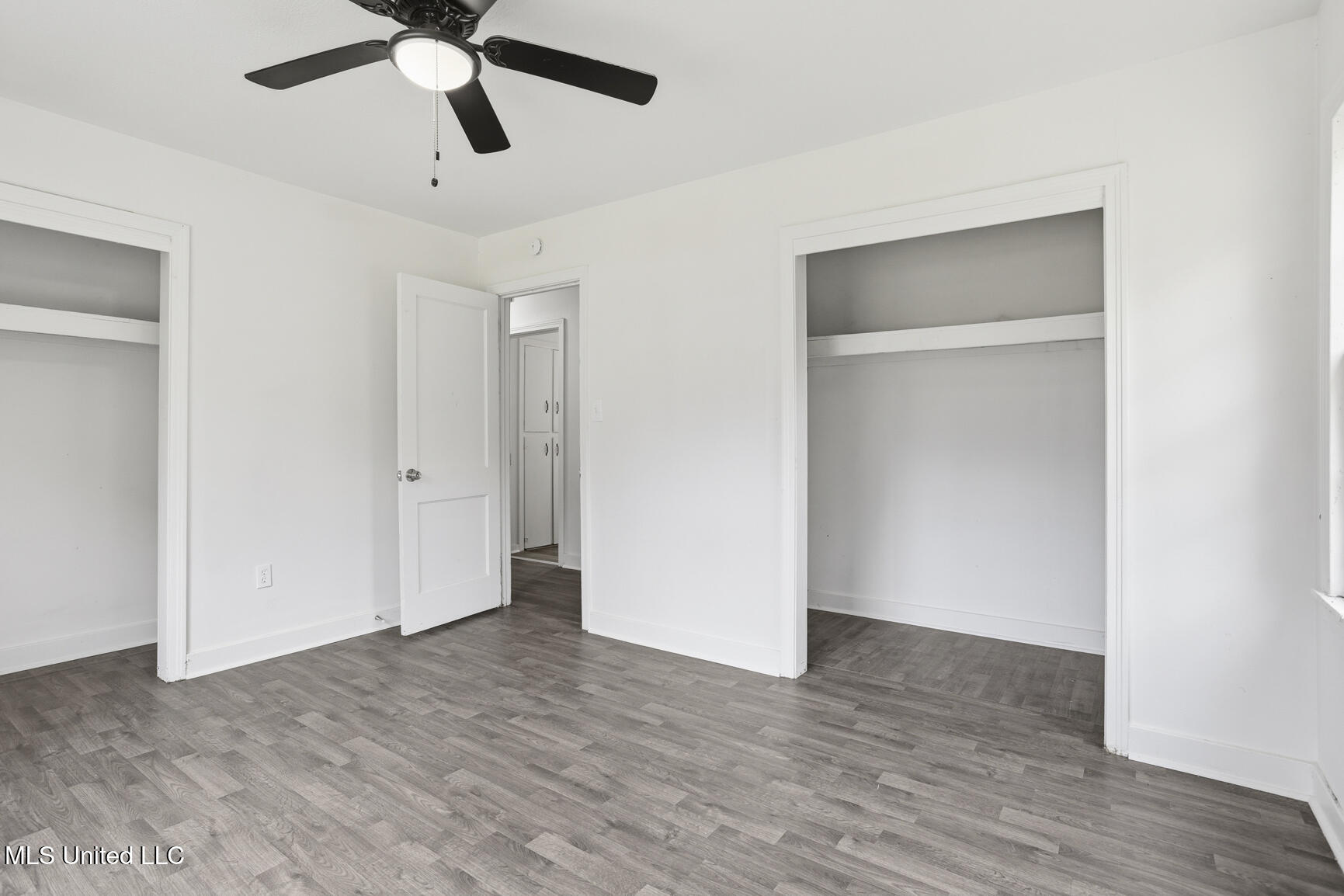 215 Windsor Drive Property Photo 14