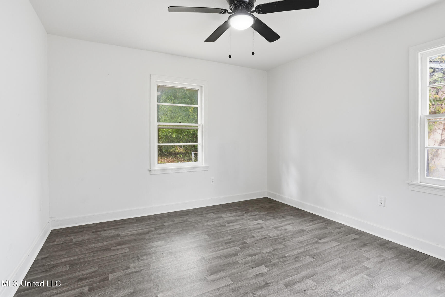 215 Windsor Drive Property Photo 15