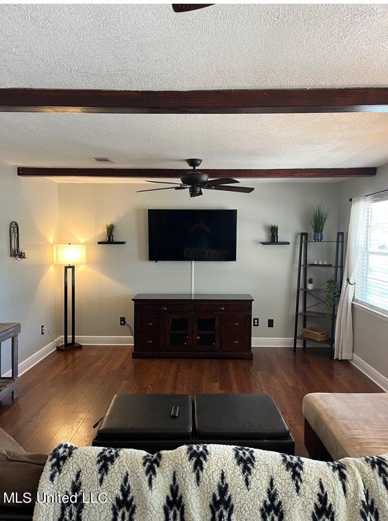 672 Orchard Drive Property Photo 3