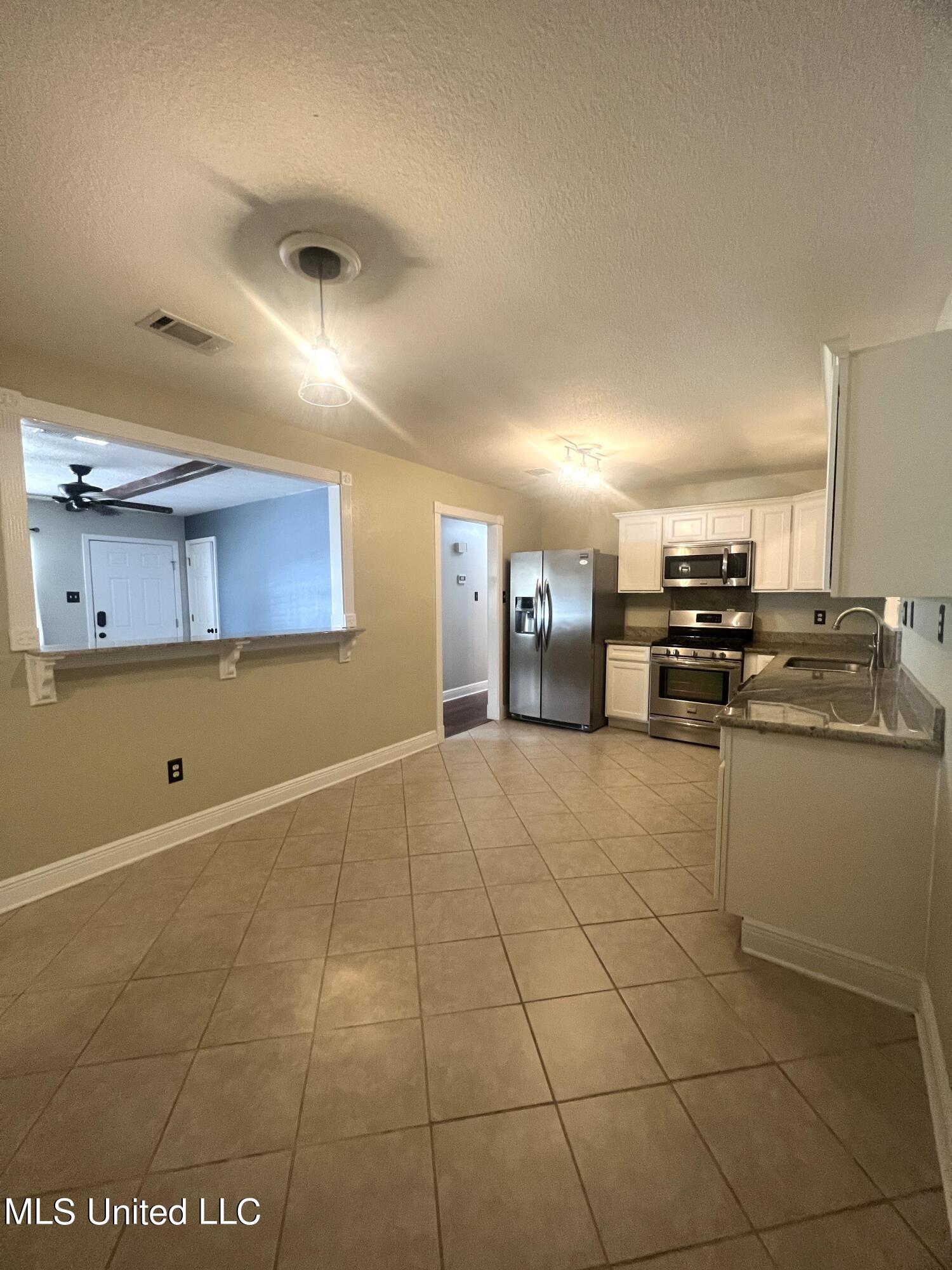 672 Orchard Drive Property Photo 8