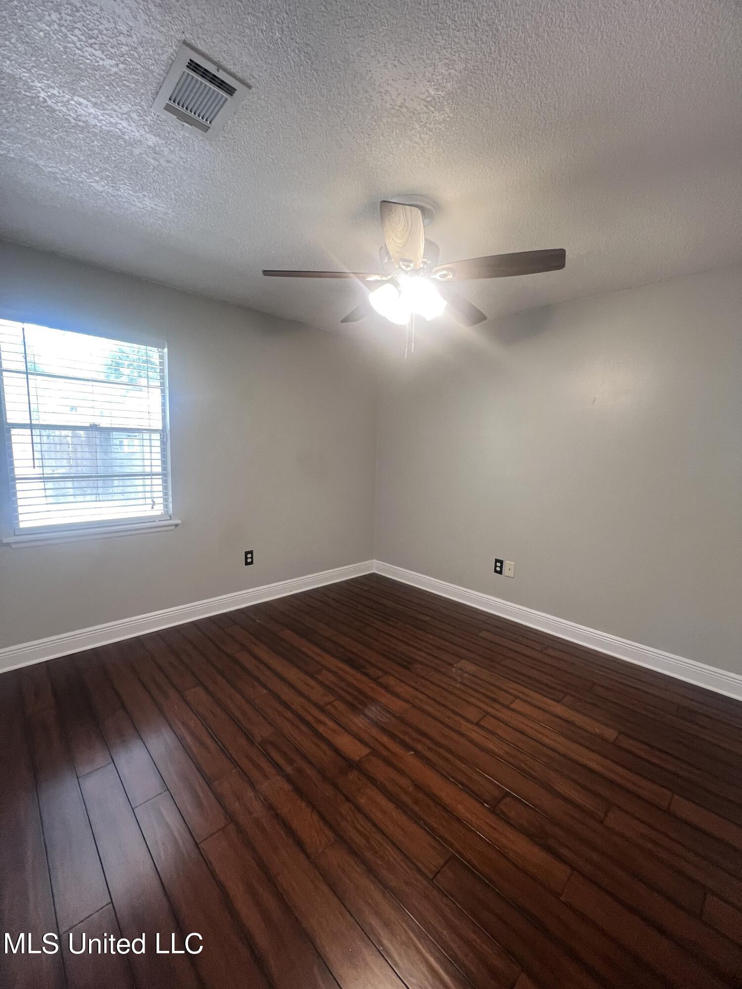 672 Orchard Drive Property Photo 10