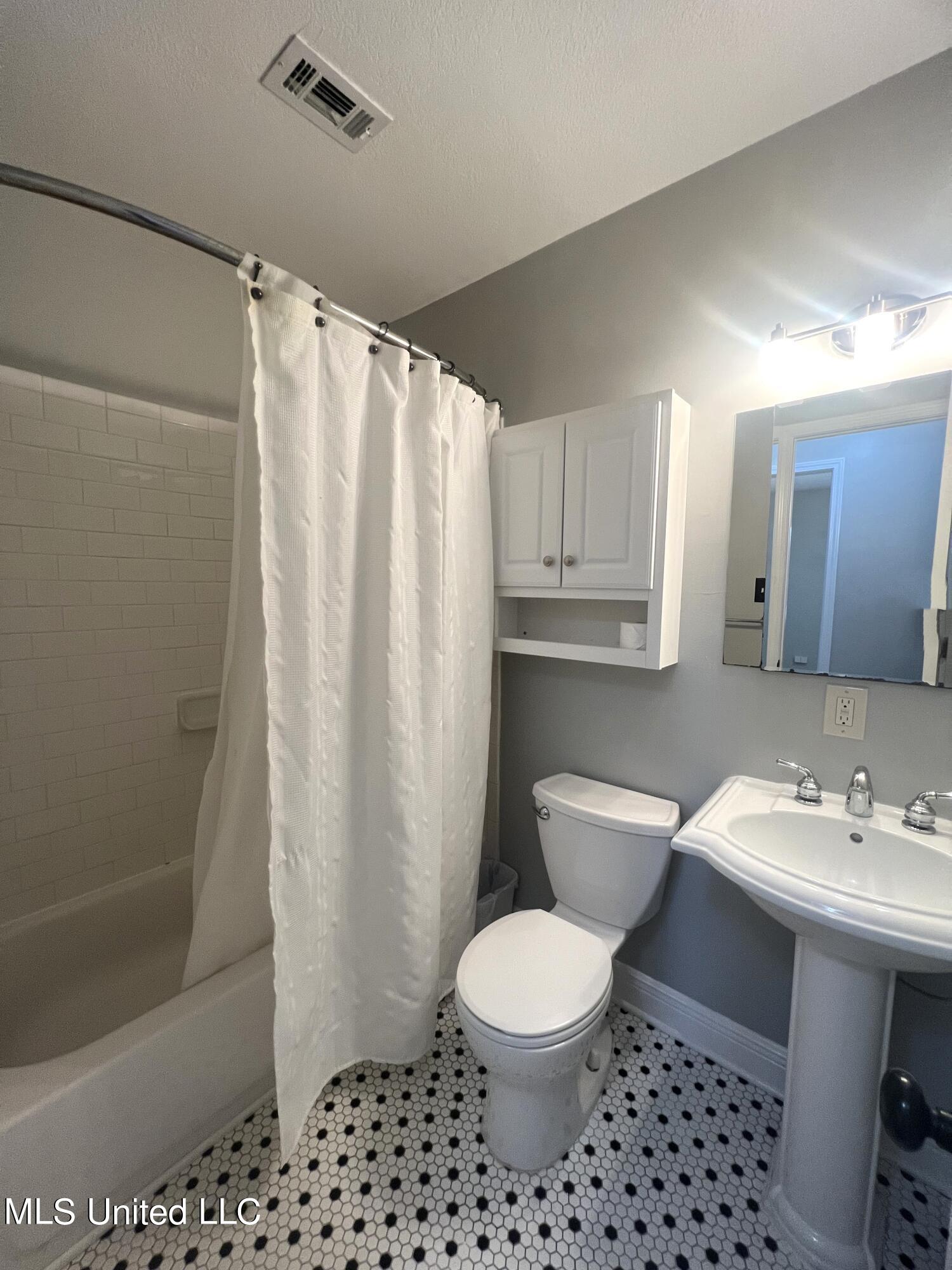 672 Orchard Drive Property Photo 13