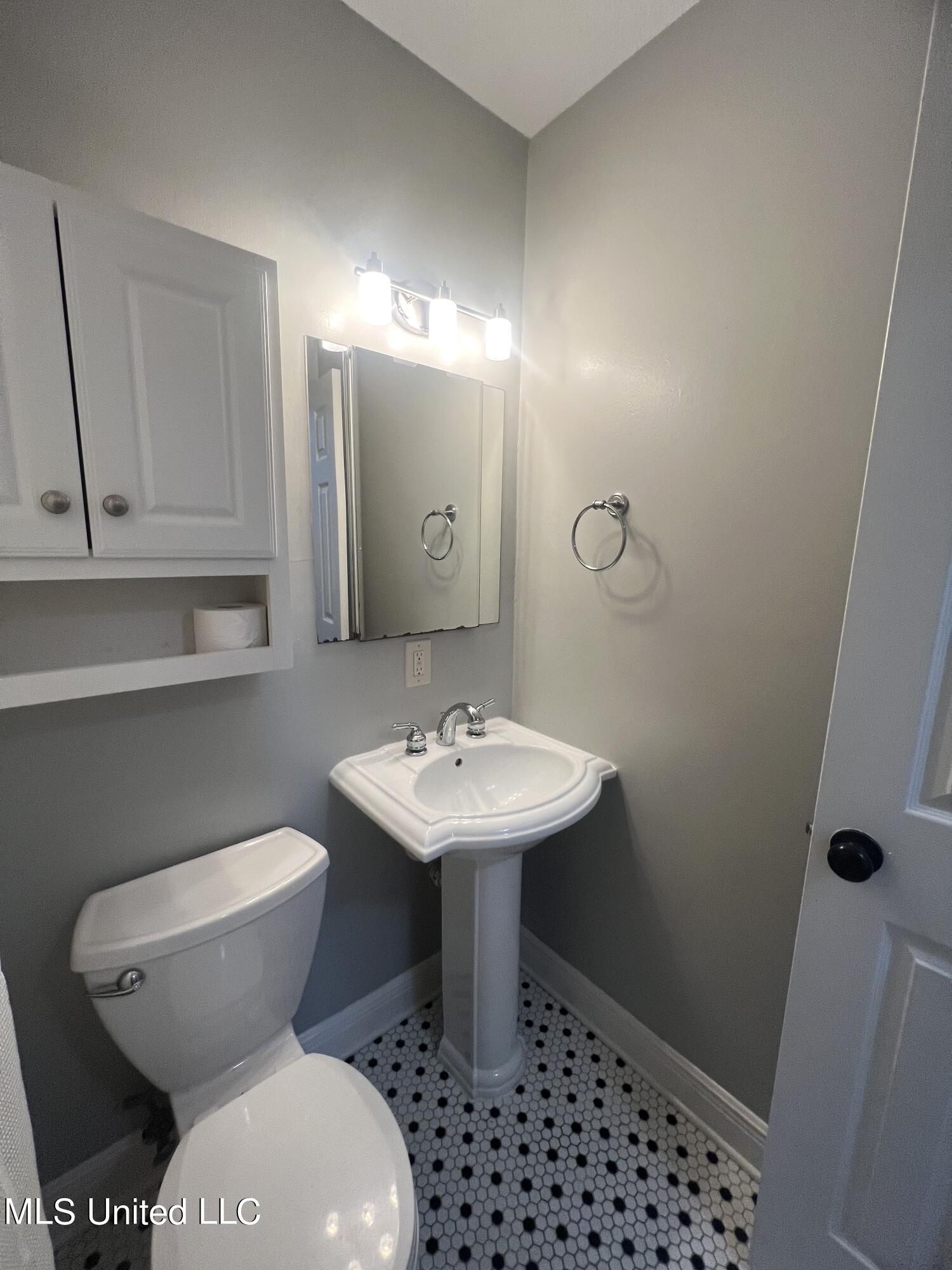 672 Orchard Drive Property Photo 14