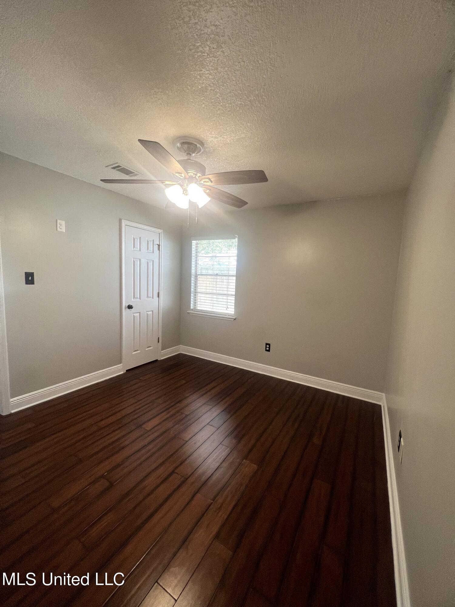 672 Orchard Drive Property Photo 15