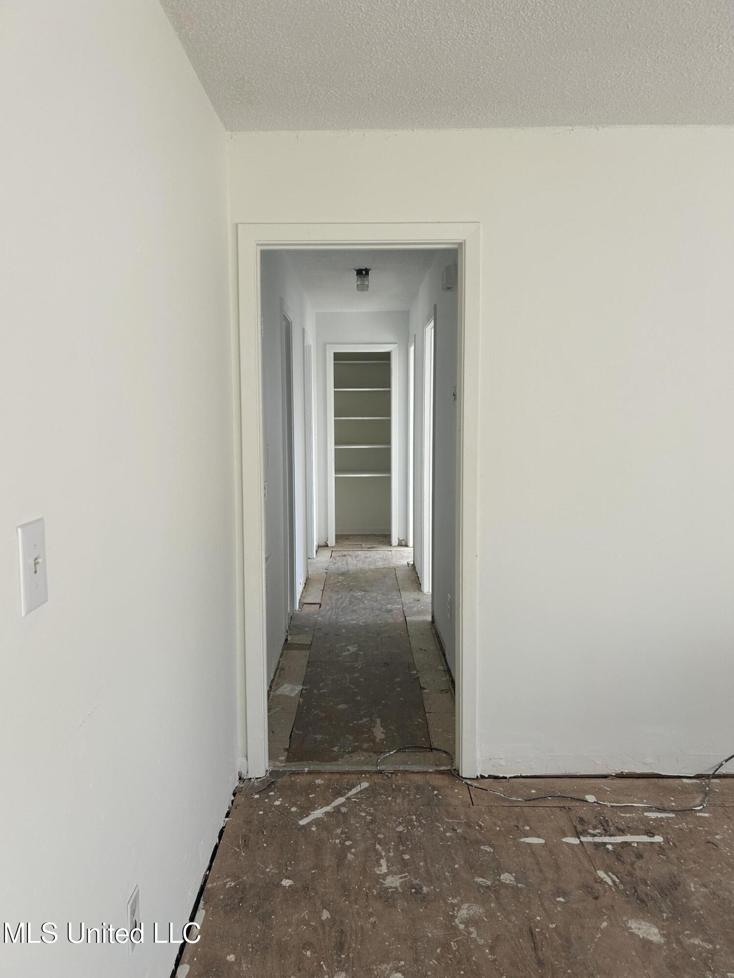 1208 Glendale Circle Property Photo 9