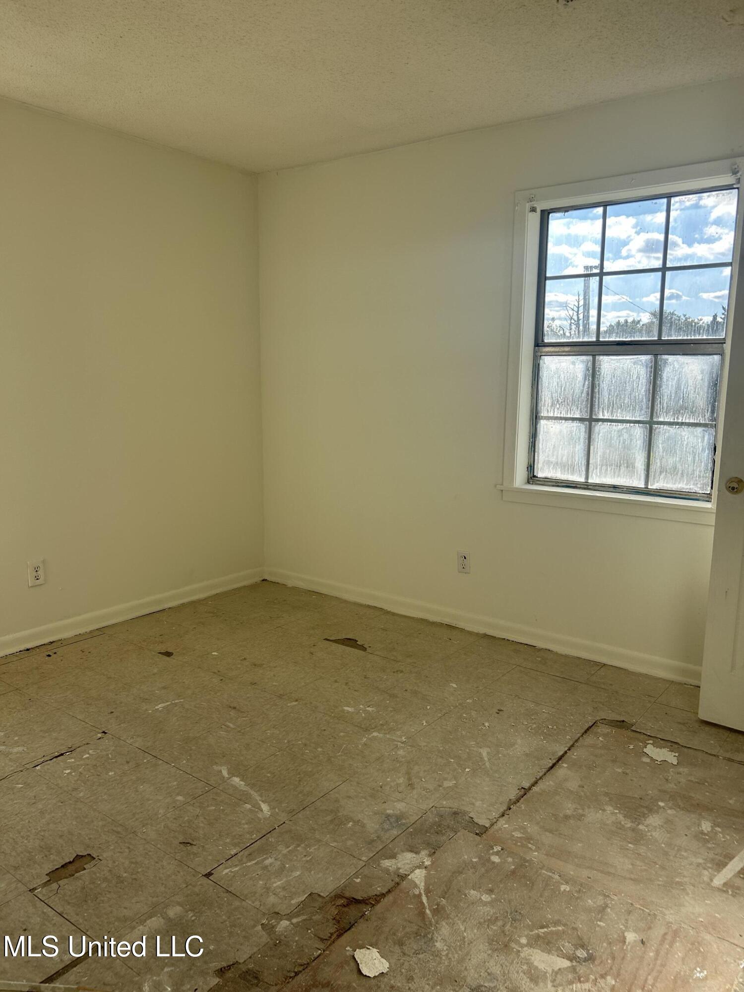 1208 Glendale Circle Property Photo 13