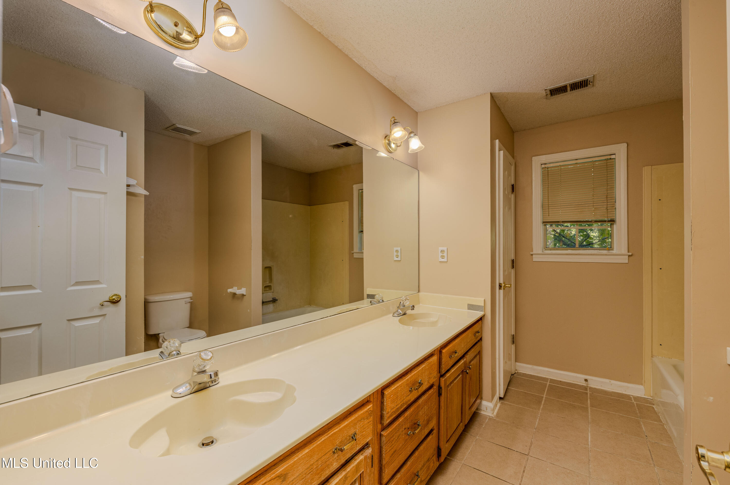 7827 Germantown Road Property Photo 22