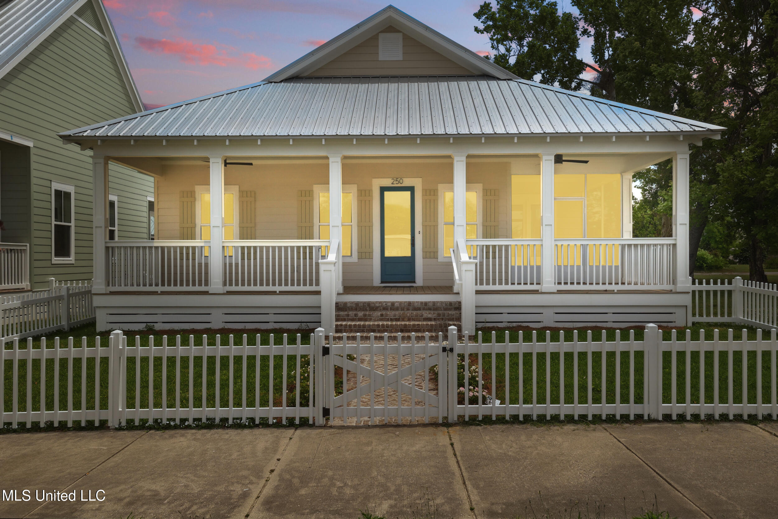 250 Caillavet Street Property Photo 1