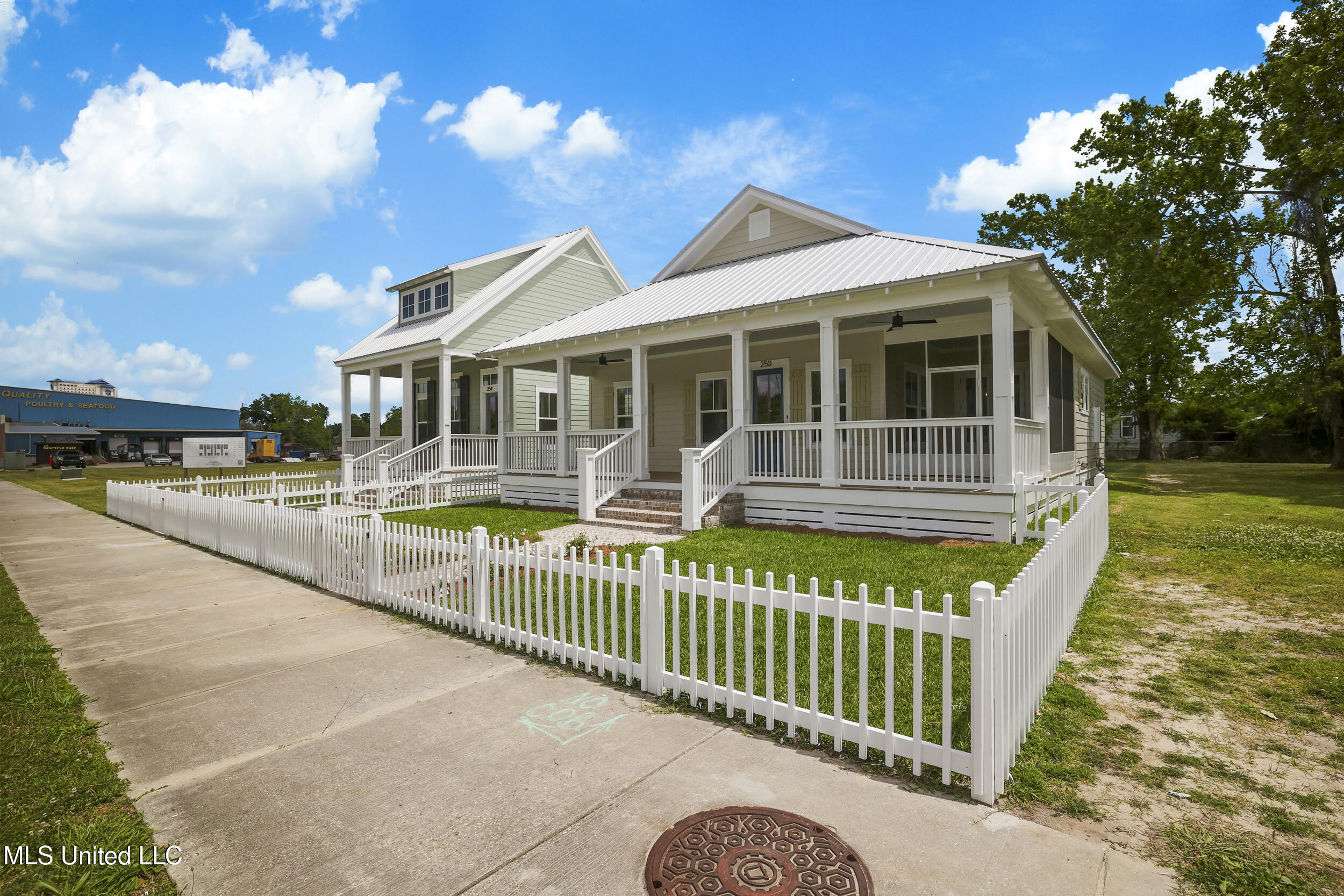 250 Caillavet Street Property Photo 11