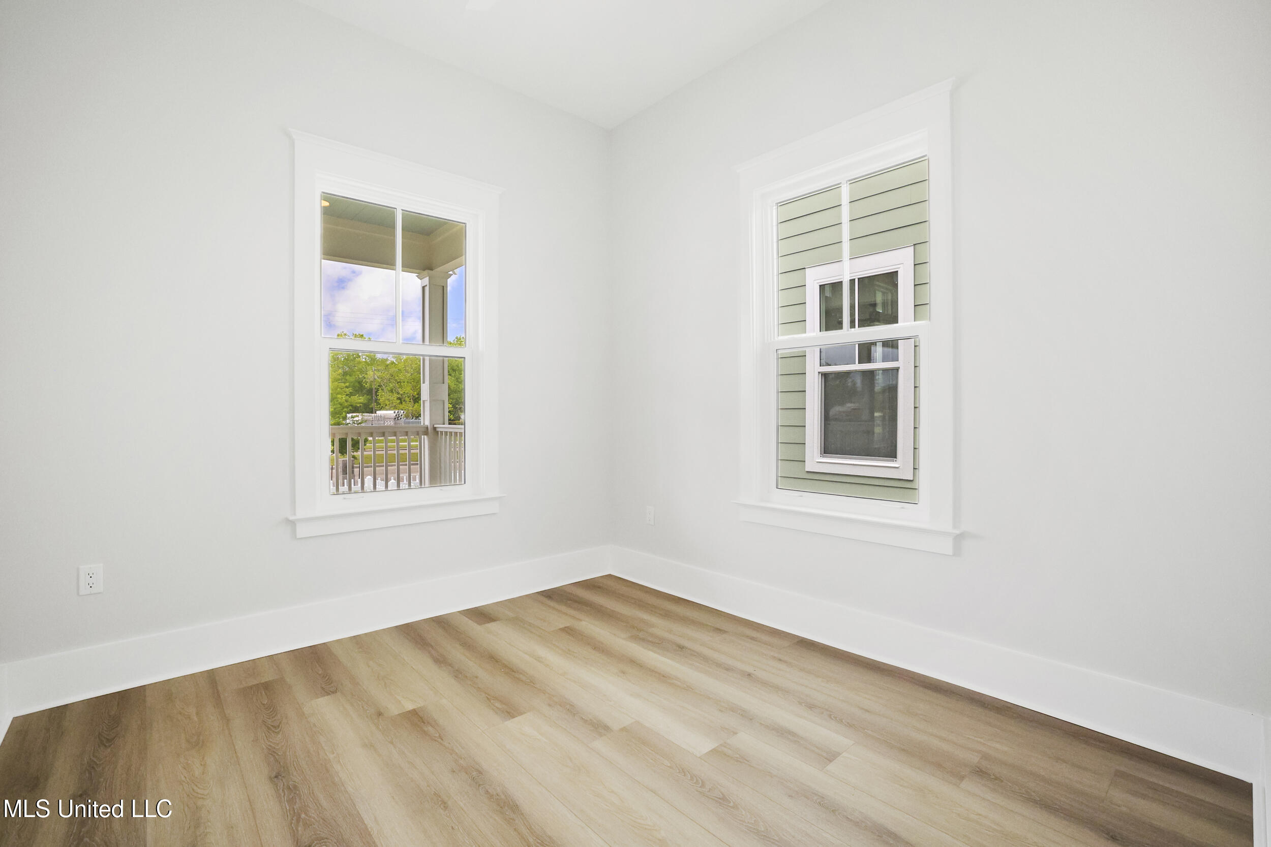 250 Caillavet Street Property Photo 16