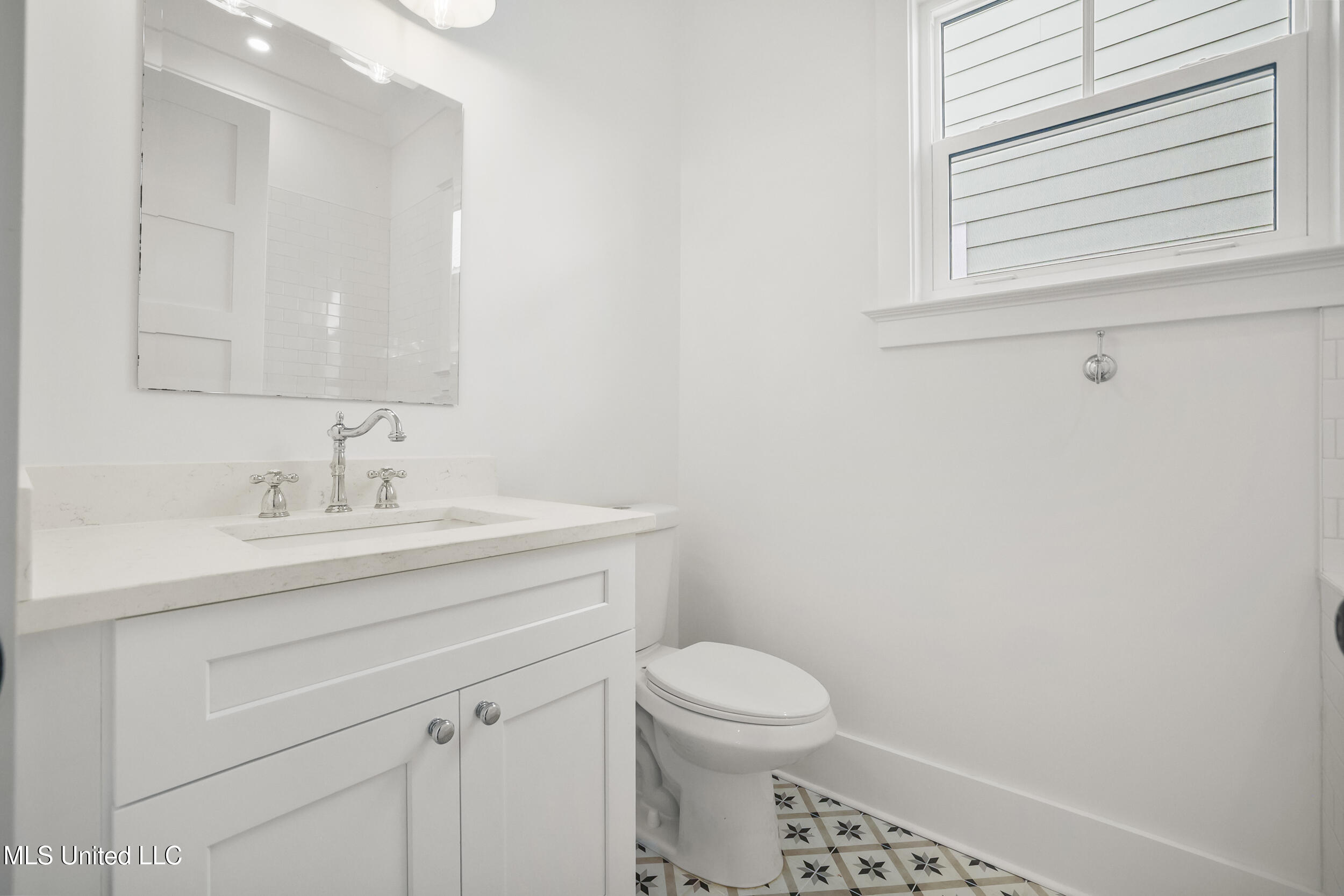 250 Caillavet Street Property Photo 17