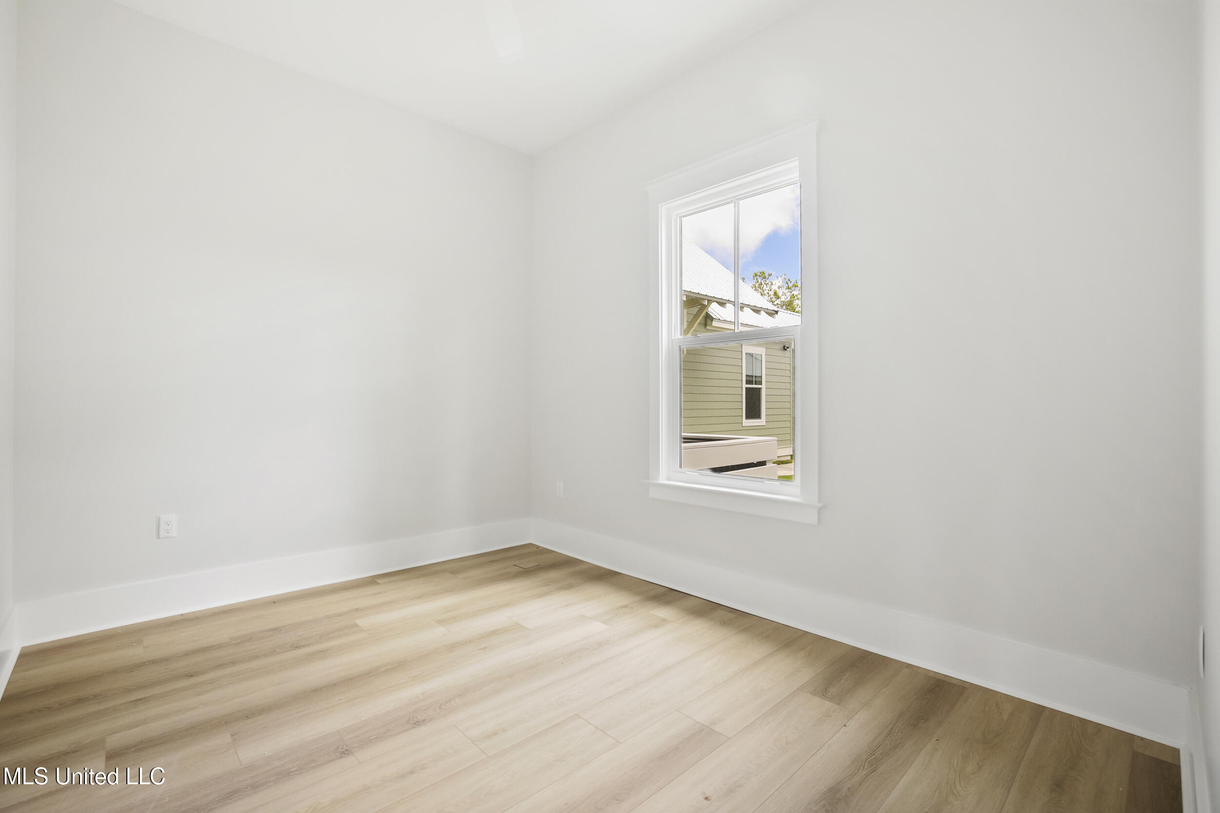 250 Caillavet Street Property Photo 21