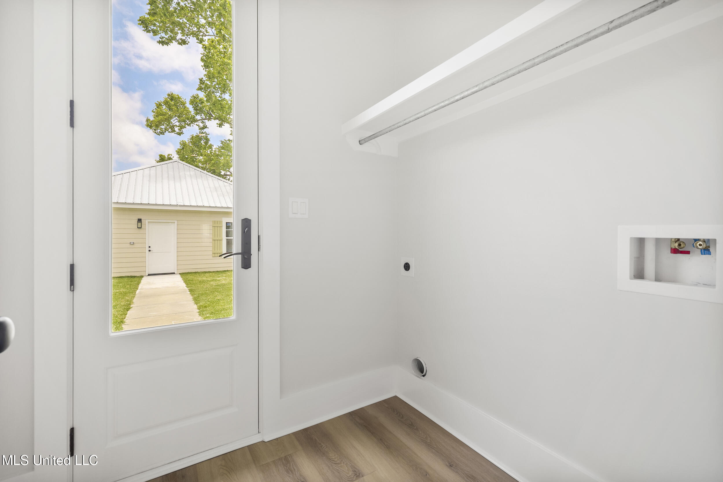 250 Caillavet Street Property Photo 23