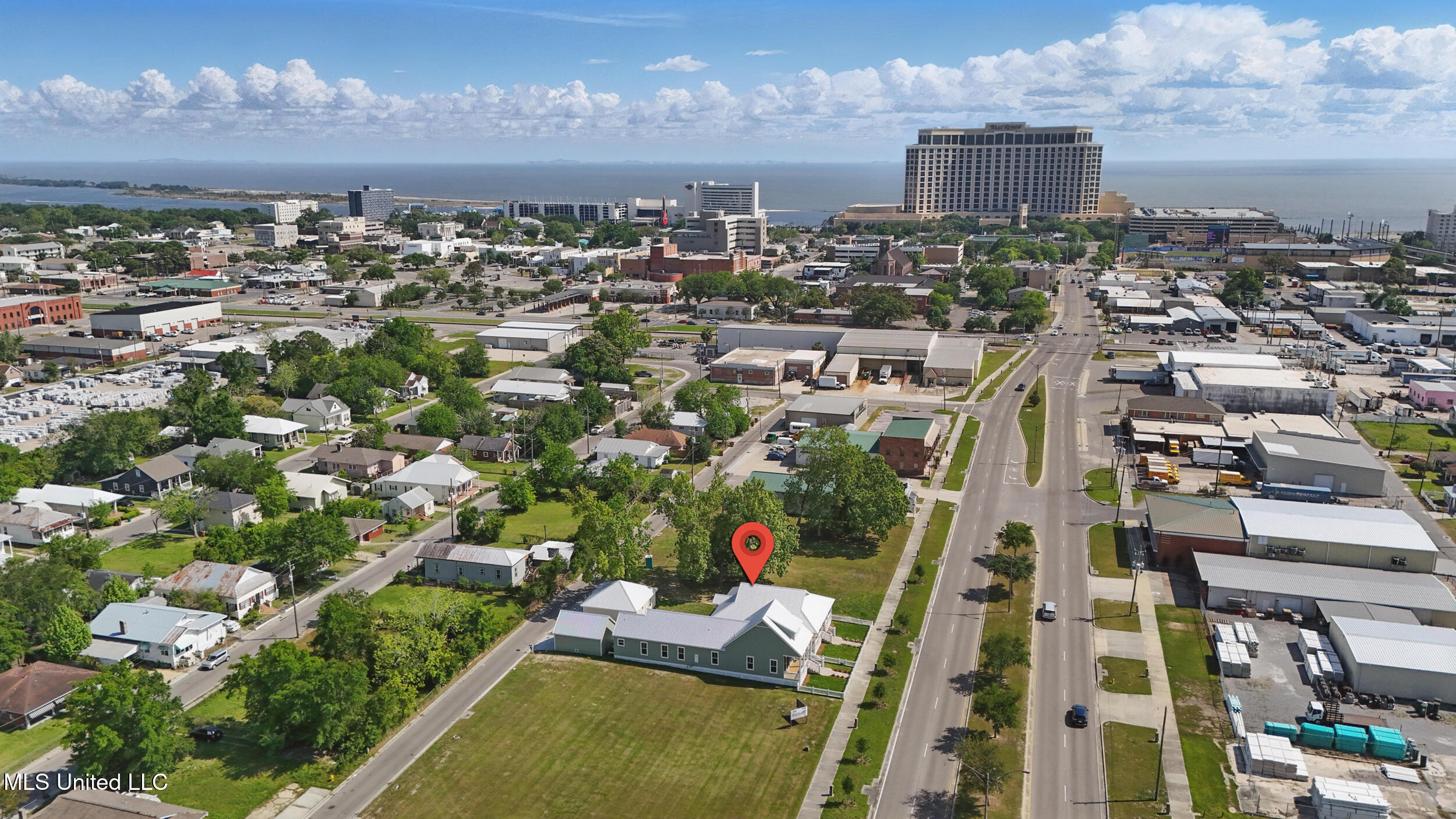 250 Caillavet Street Property Photo 28