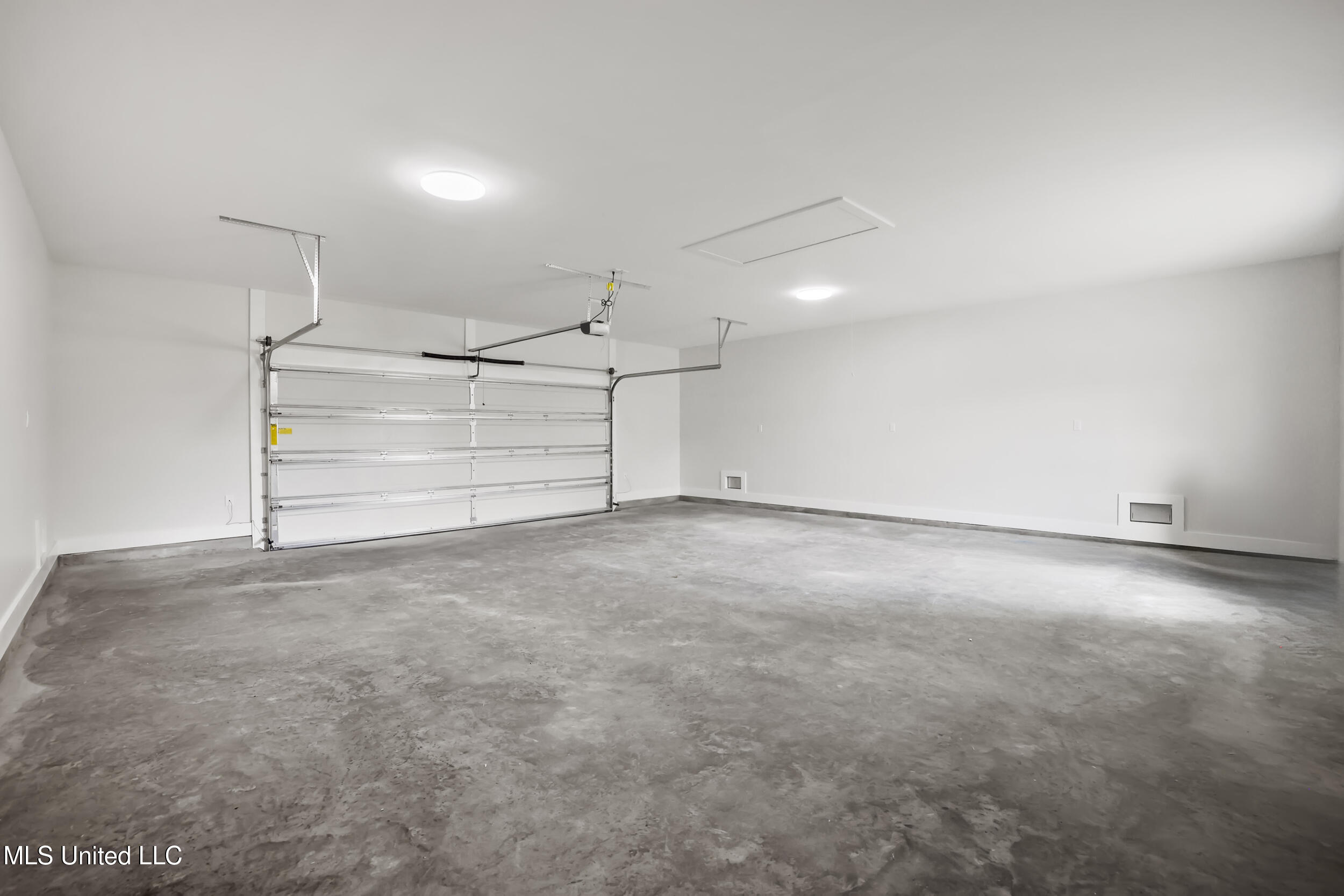 250 Caillavet Street Property Photo 29