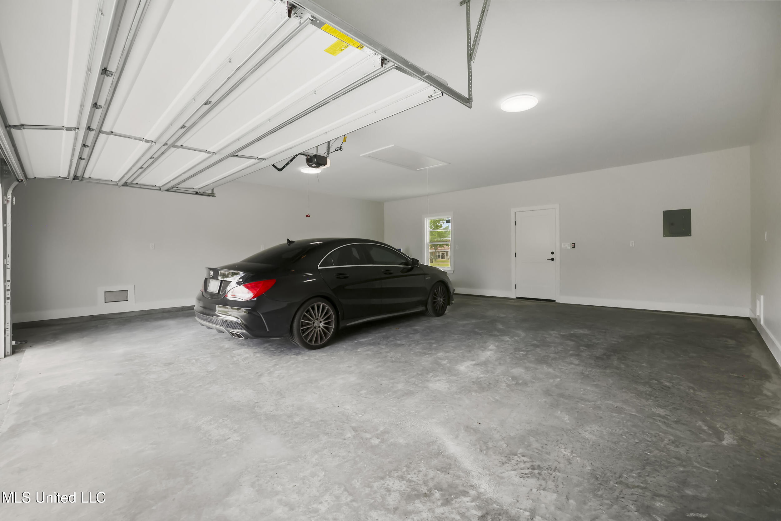 250 Caillavet Street Property Photo 31