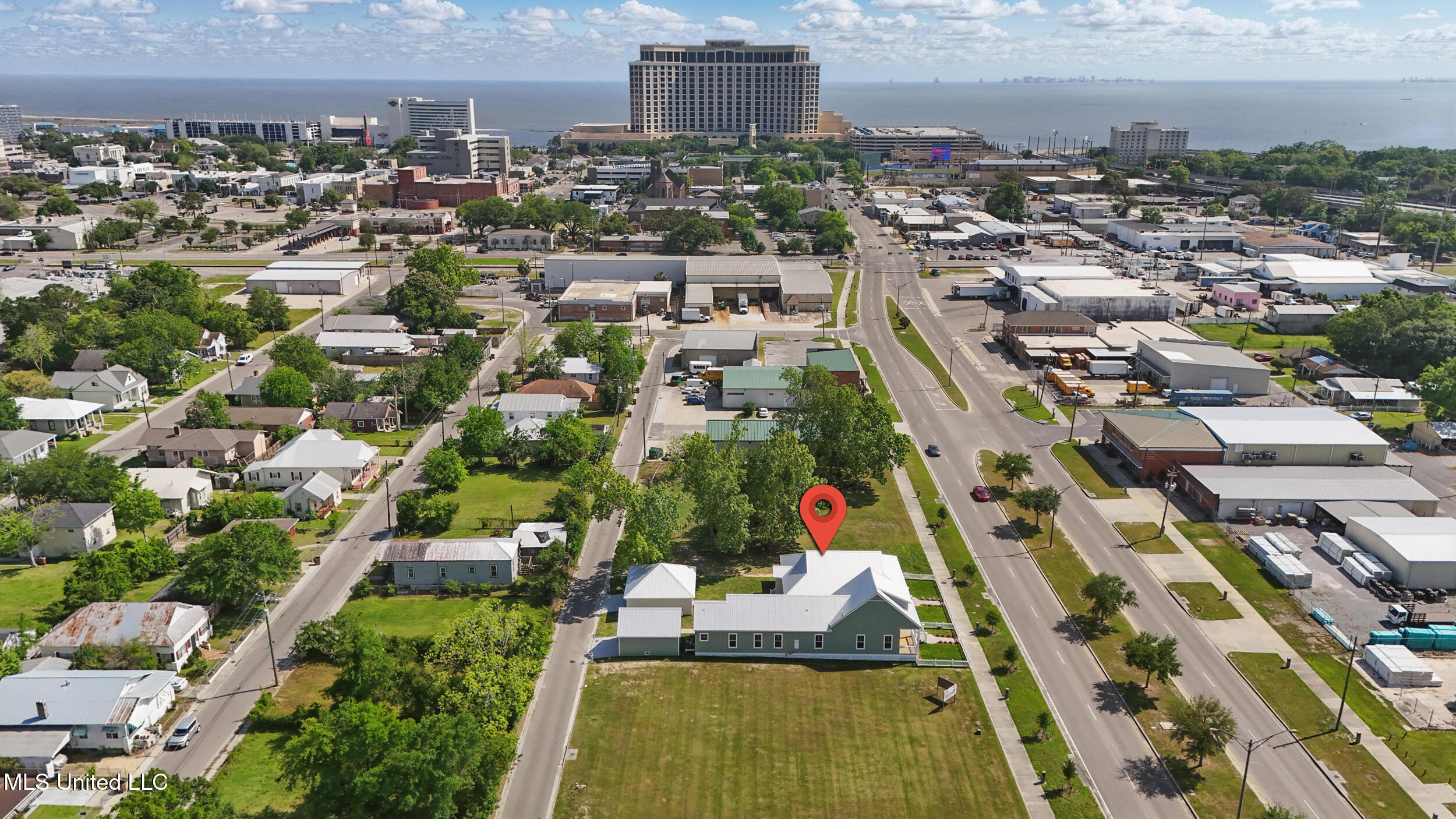 250 Caillavet Street Property Photo 38