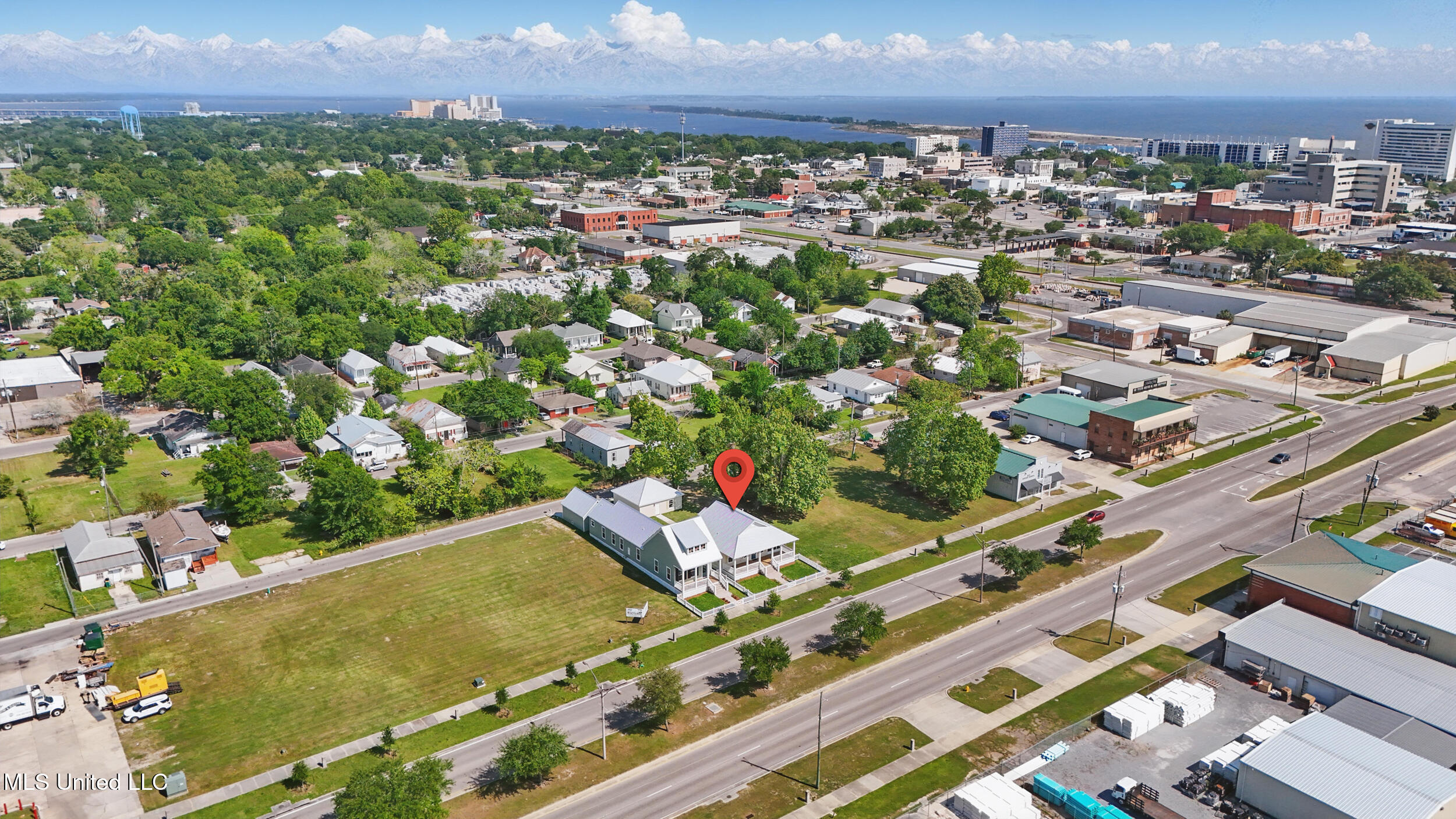 250 Caillavet Street Property Photo 40