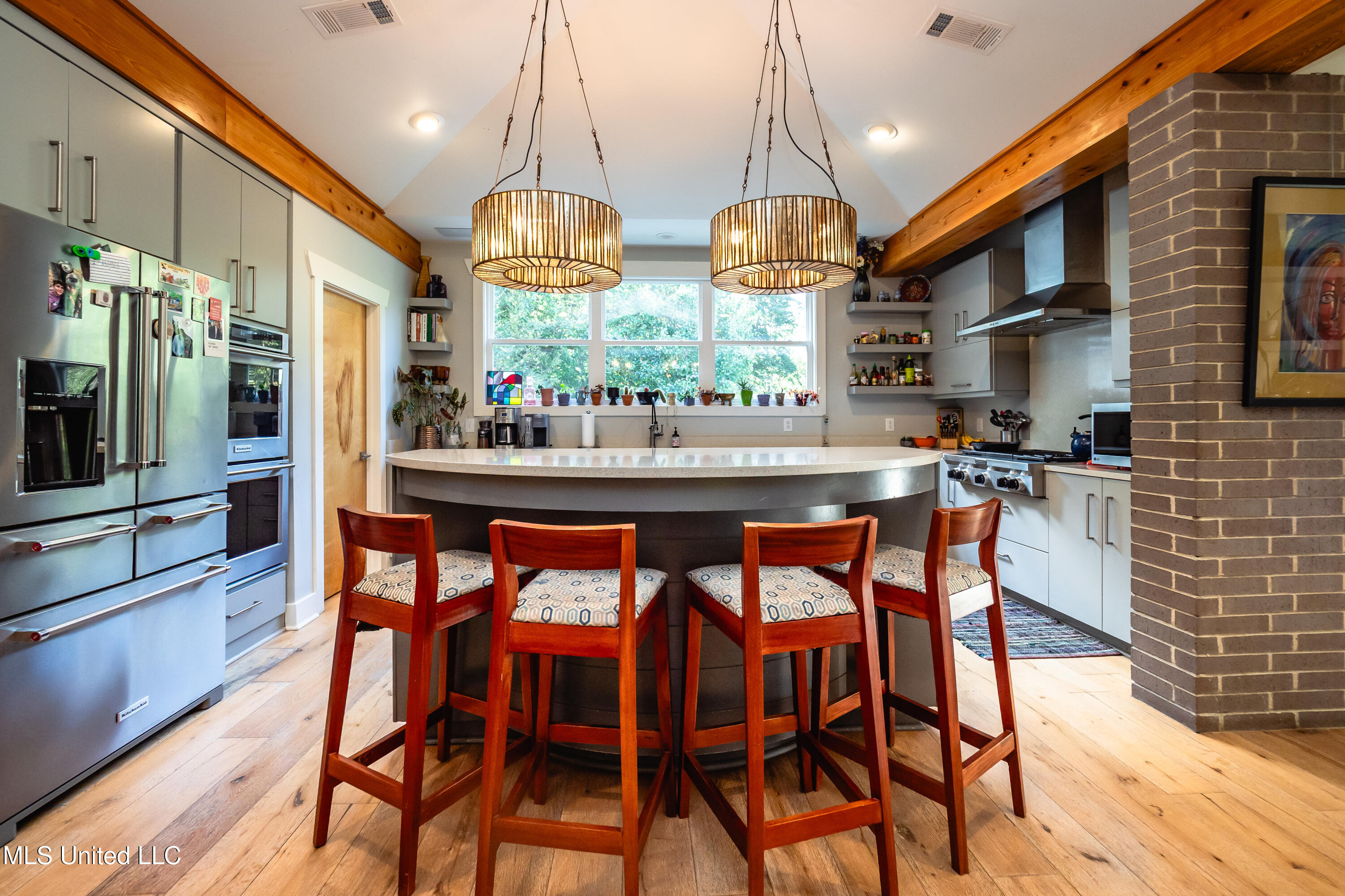 2216 Southwood Road Property Photo 7