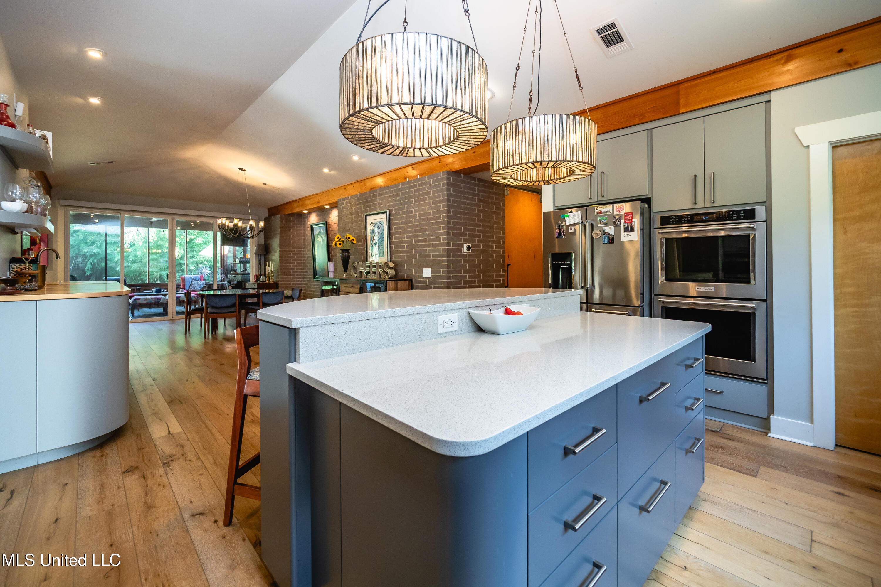 2216 Southwood Road Property Photo 12