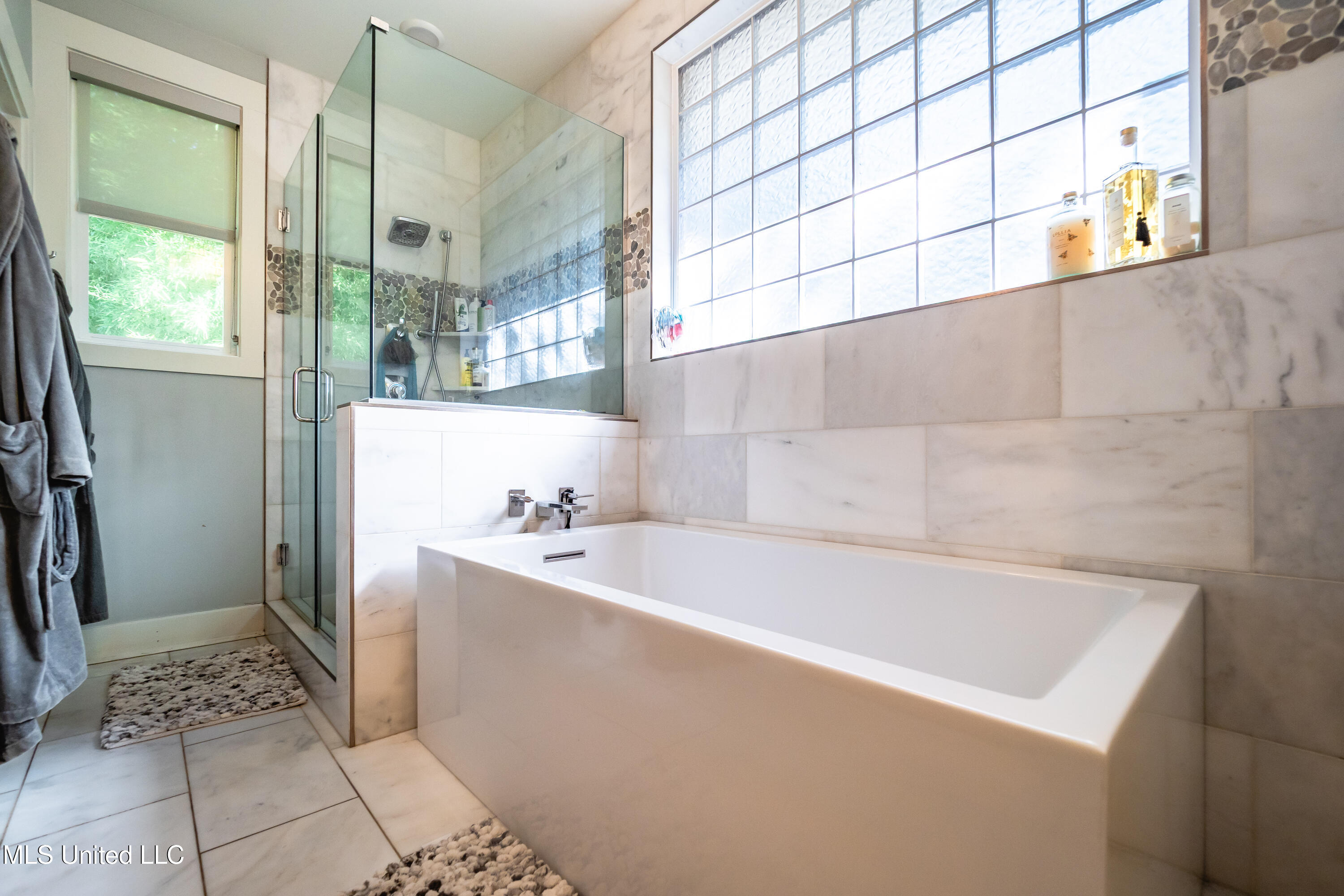 2216 Southwood Road Property Photo 31