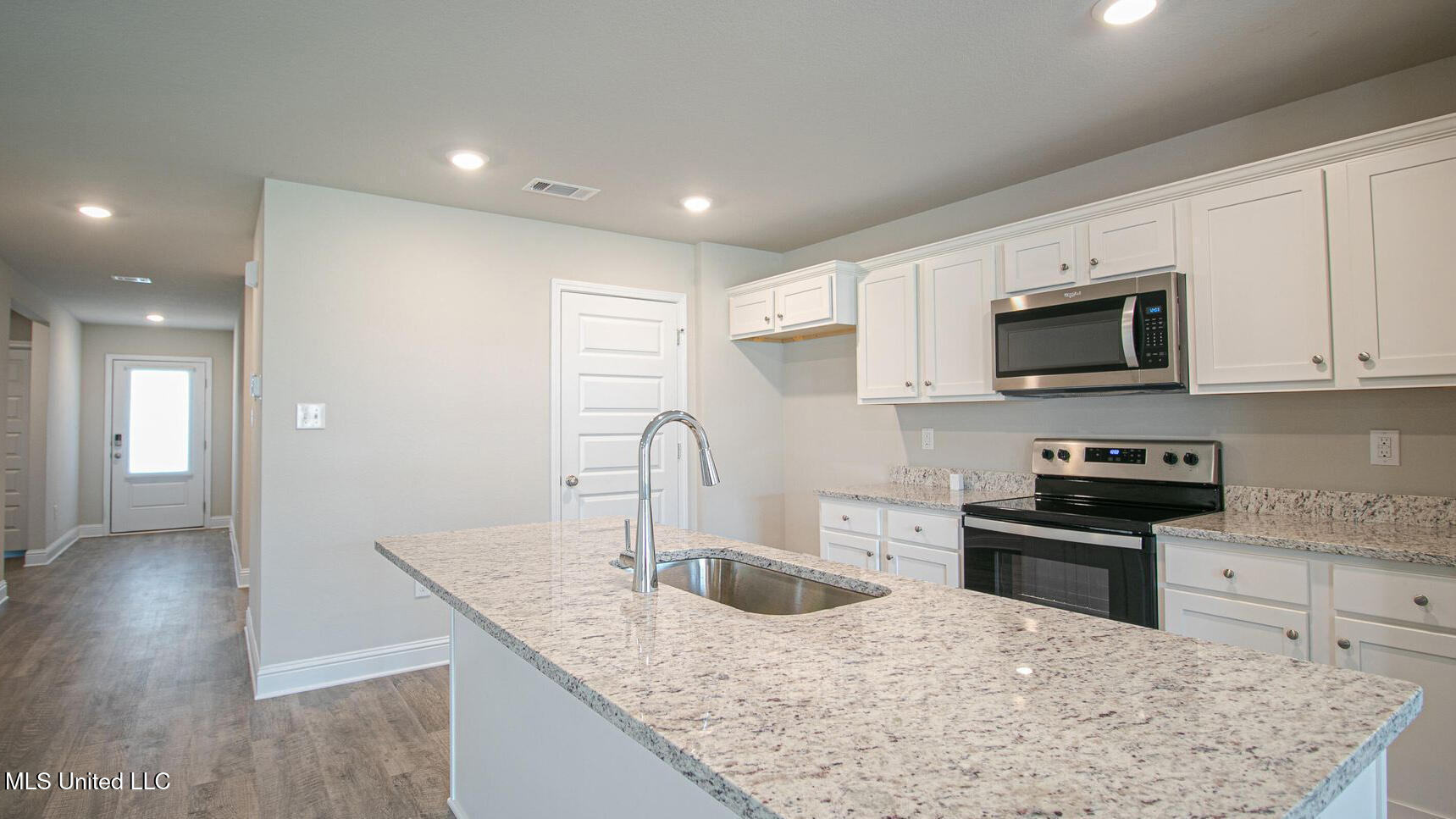 59 Monarch Drive Property Photo 4