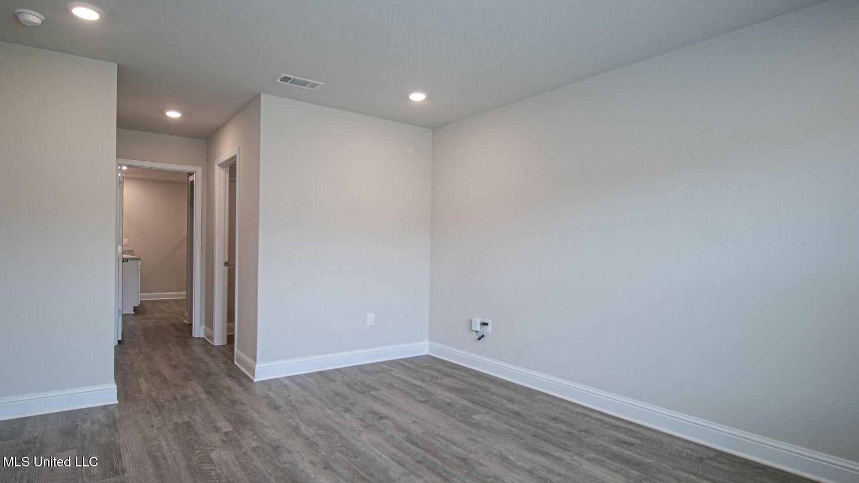 59 Monarch Drive Property Photo 9