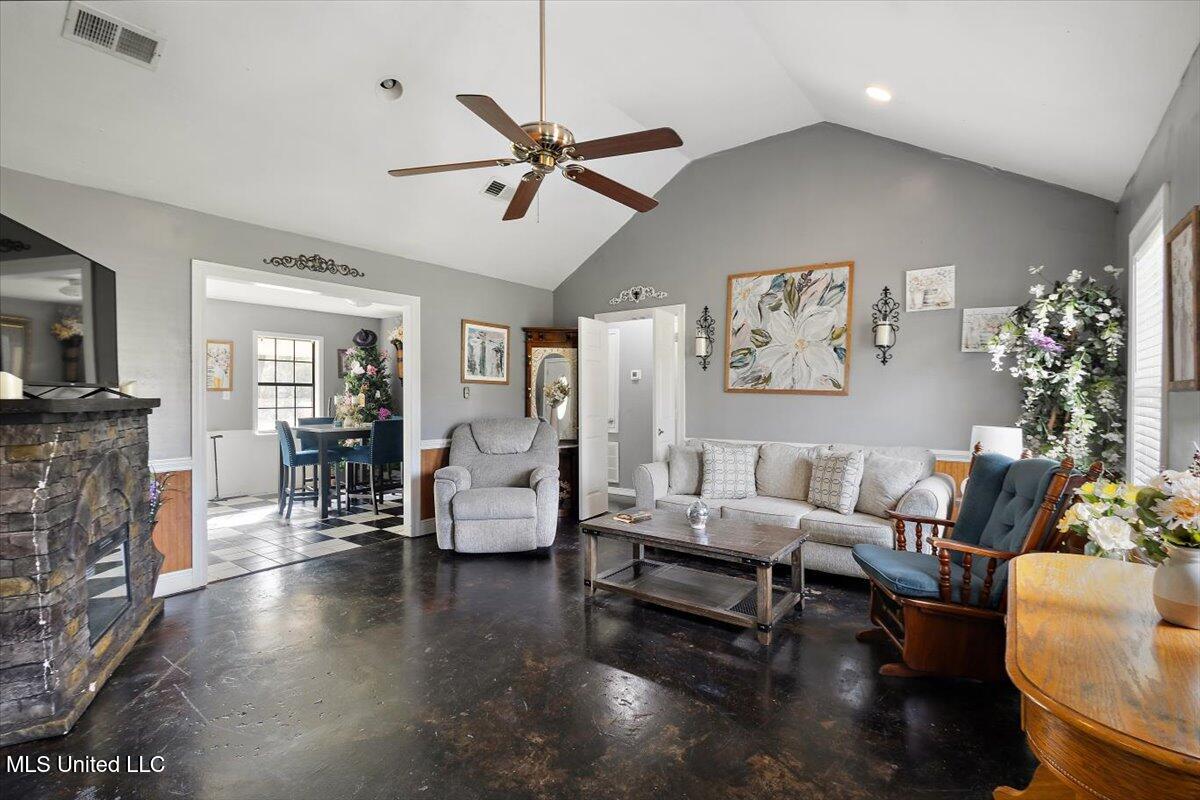 147 Wolverton Drive Property Photo 6