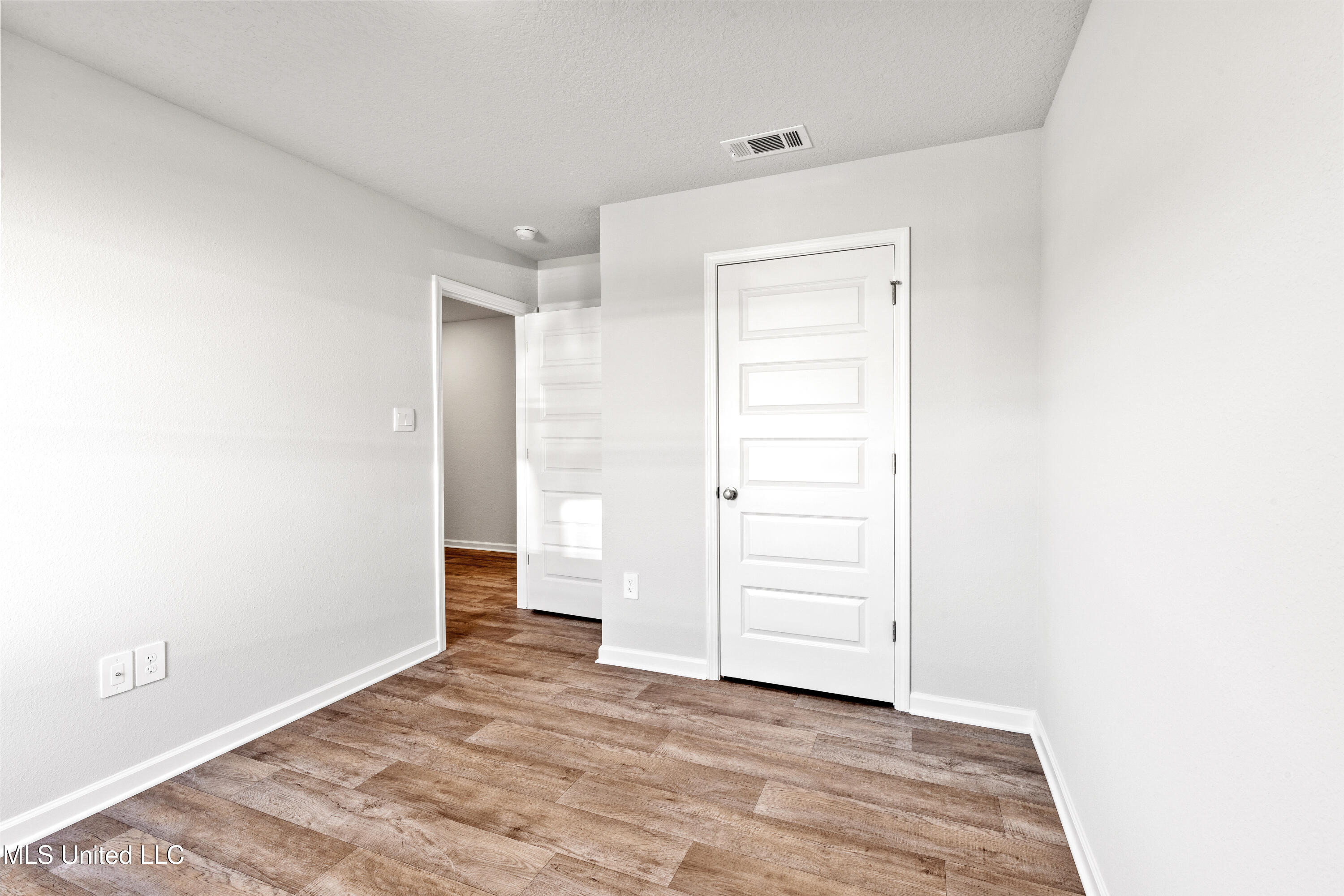 17469 E Sycamore Street Property Photo 8