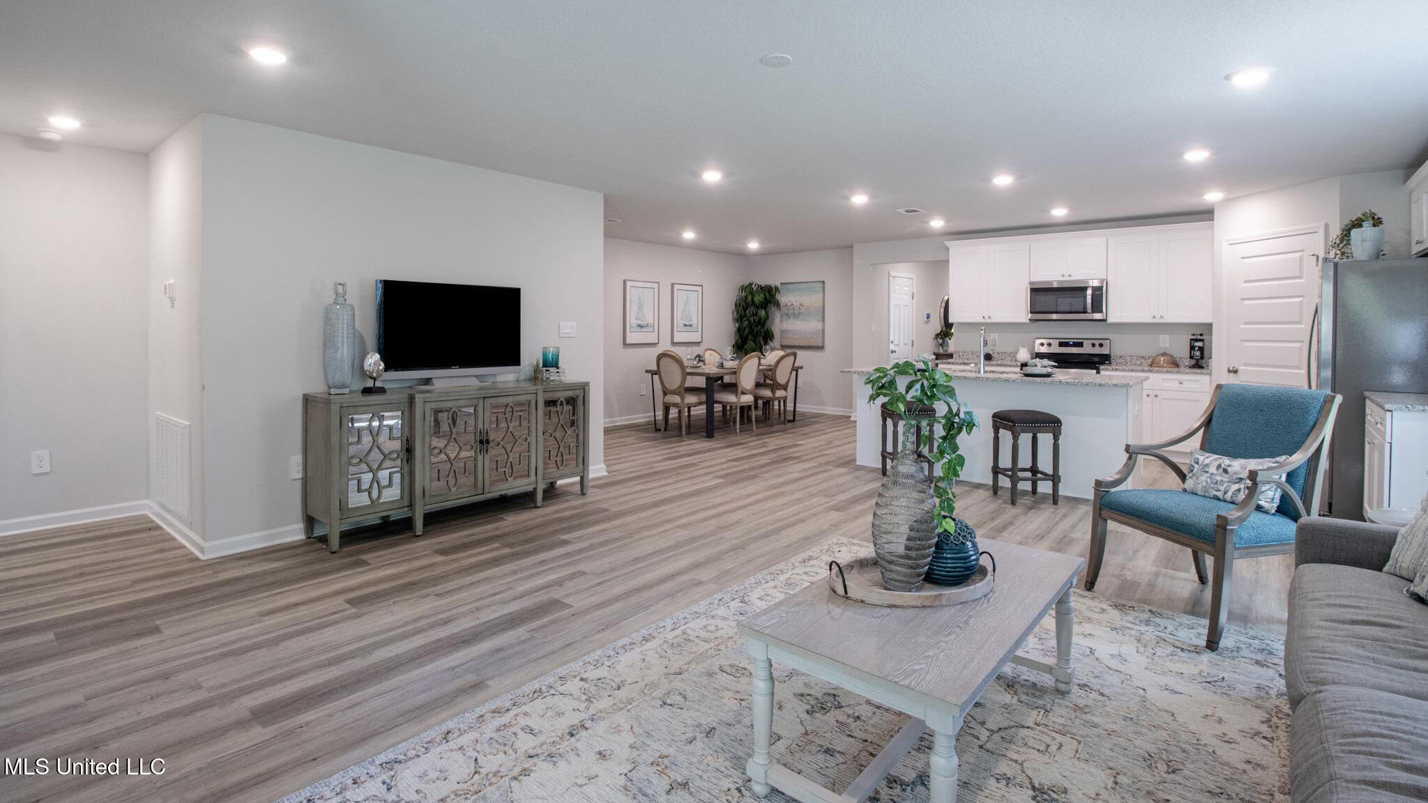 15941 Blue Ridge Drive Property Photo 6