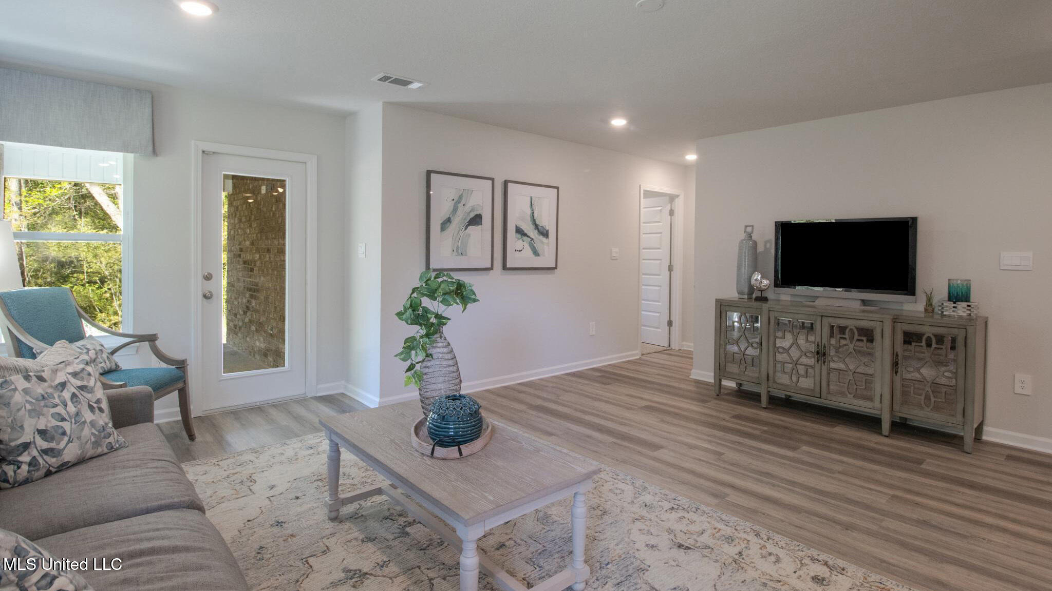 15941 Blue Ridge Drive Property Photo 7