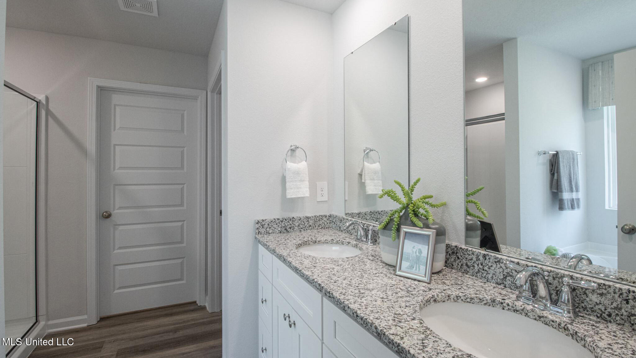 15941 Blue Ridge Drive Property Photo 14