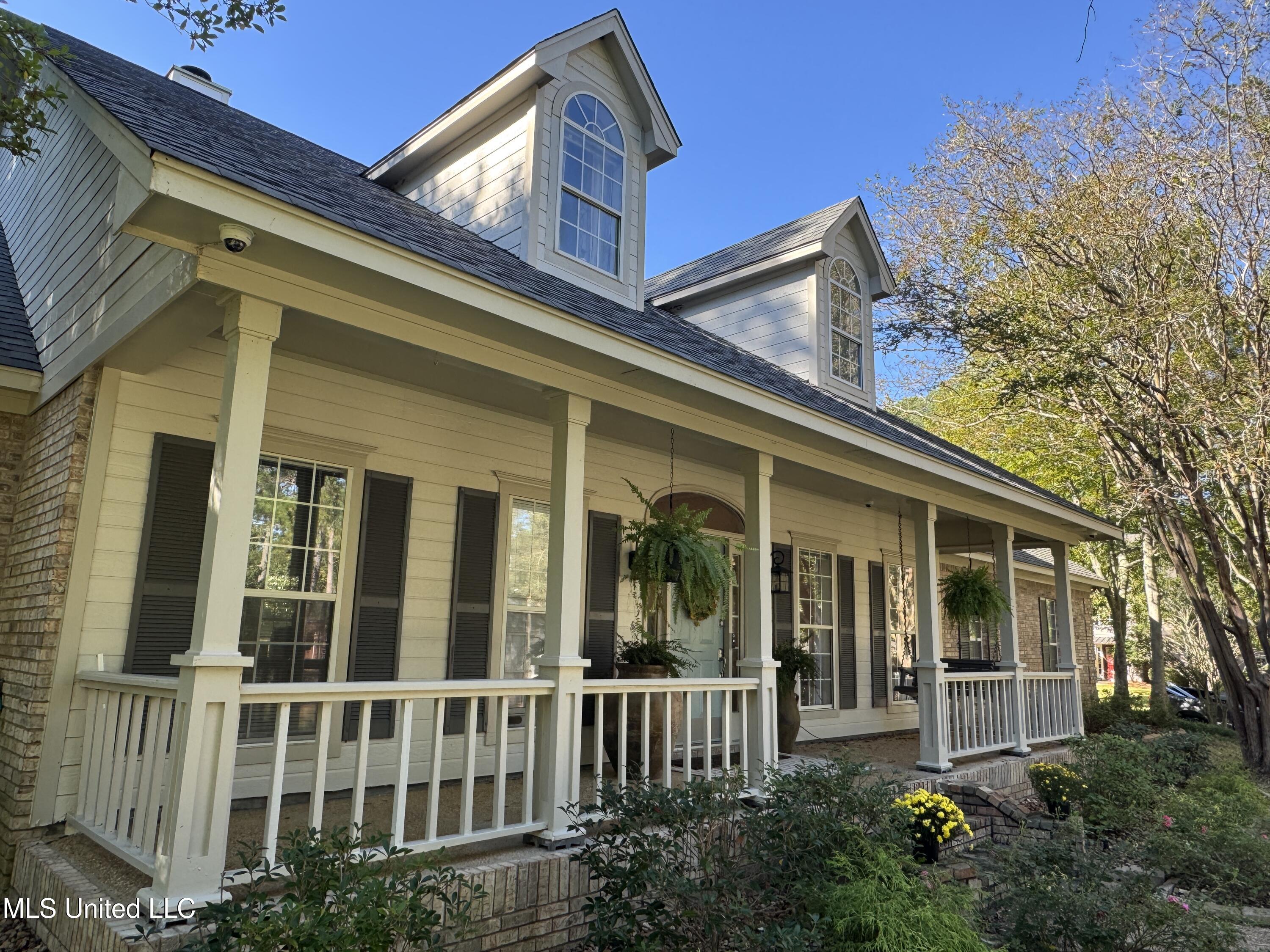 600 Pinecrest Drive Property Photo 2