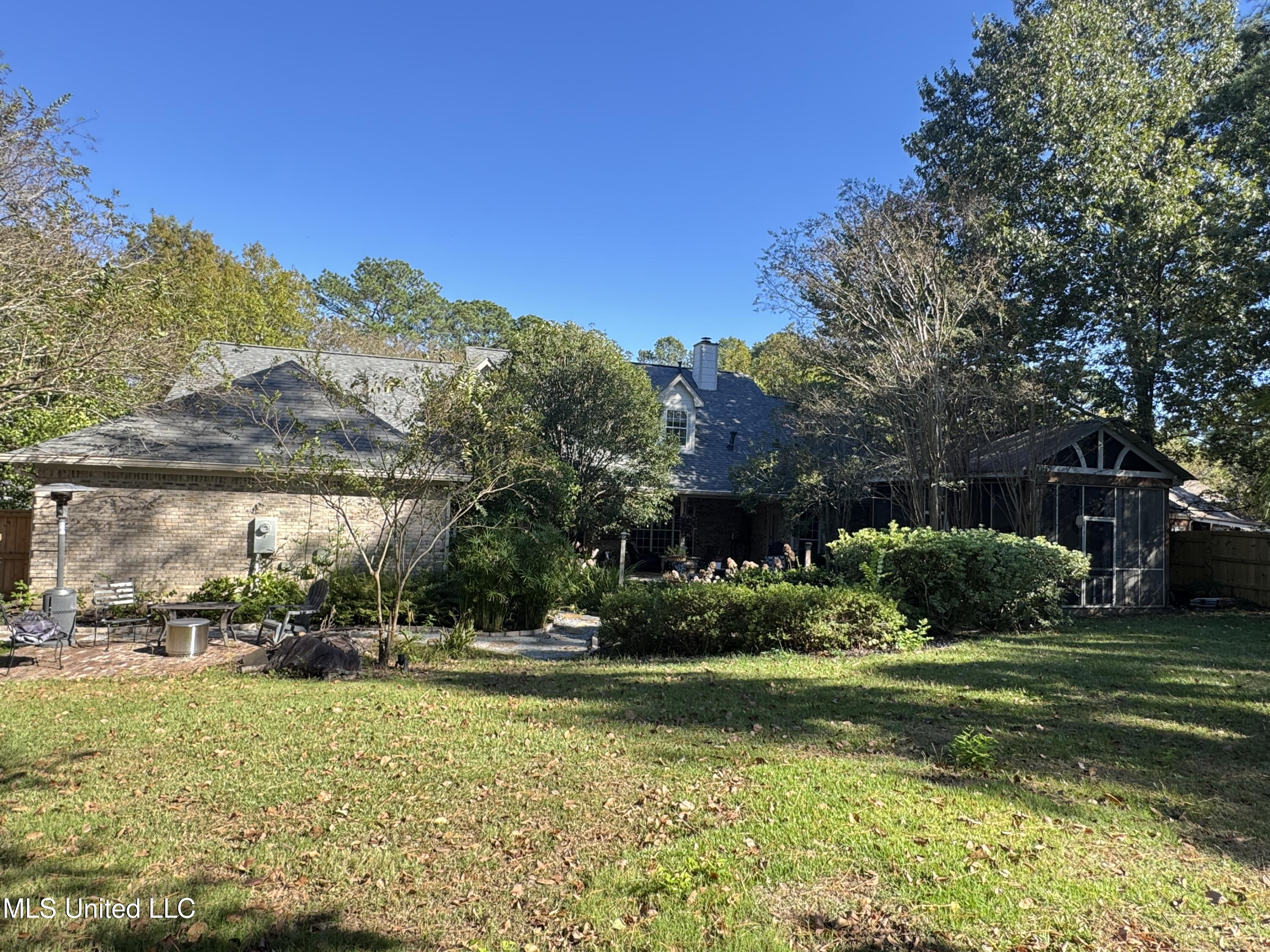 600 Pinecrest Drive Property Photo 5