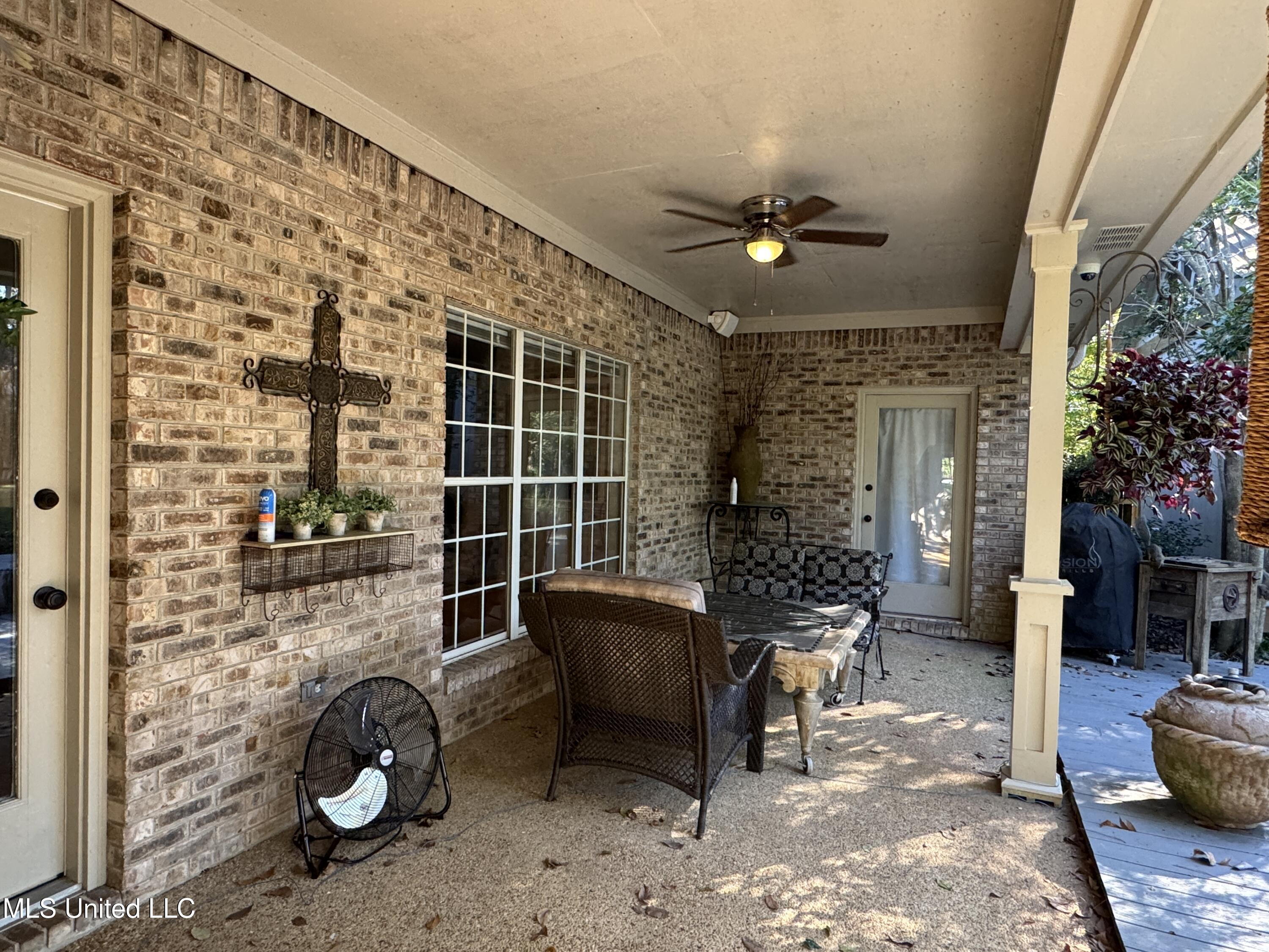 600 Pinecrest Drive Property Photo 7