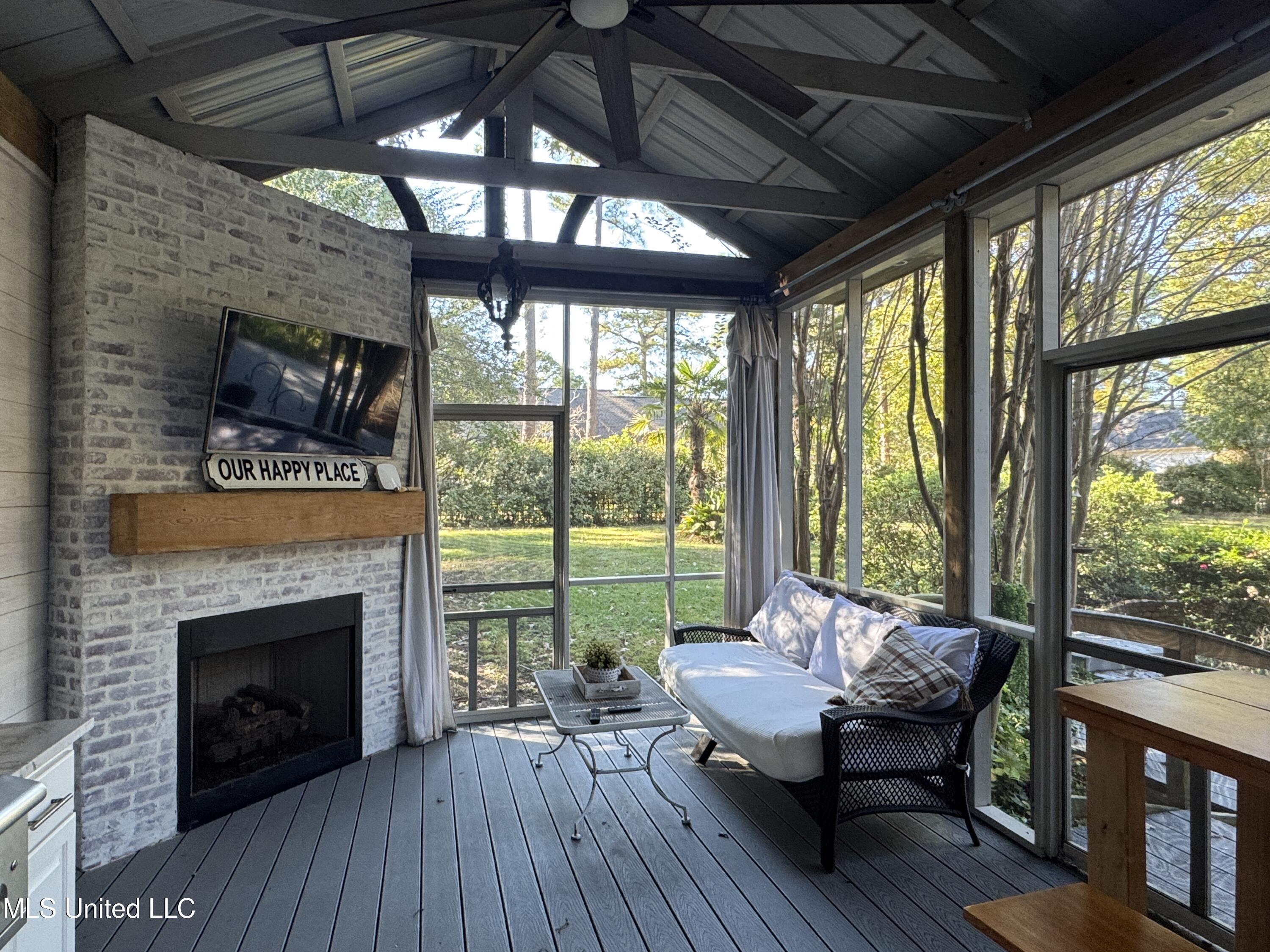 600 Pinecrest Drive Property Photo 13