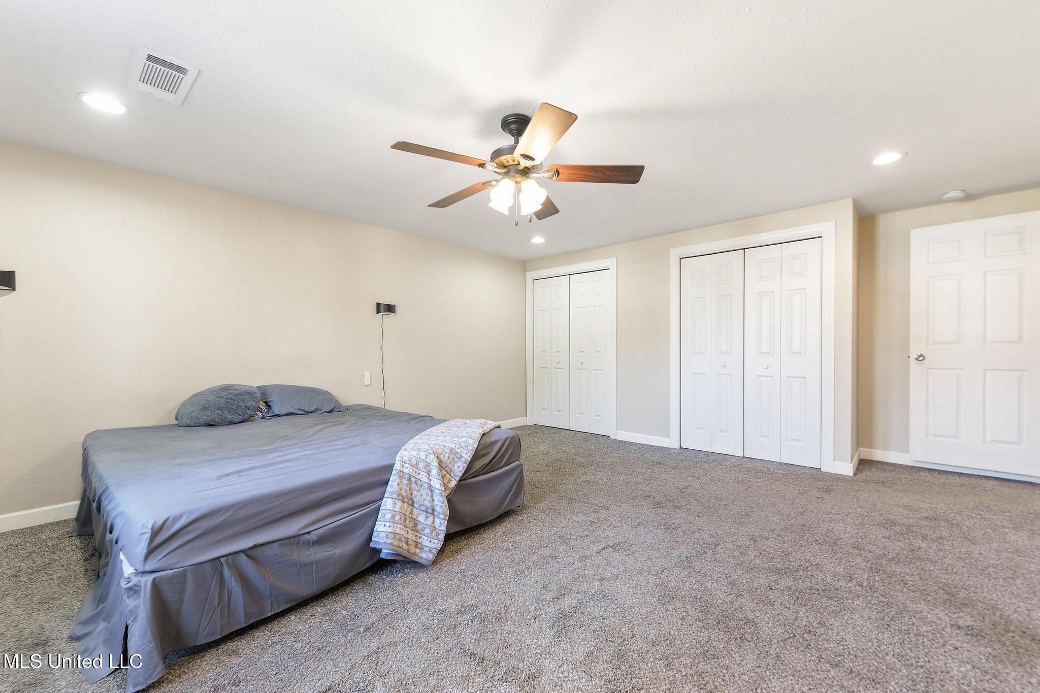 21 E Park Street Property Photo 13